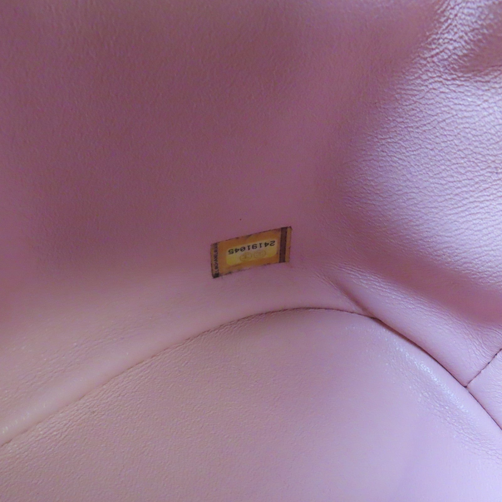 CHANEL 【激減優惠】菱格Caviar皮革Backpack金扣背包黑色