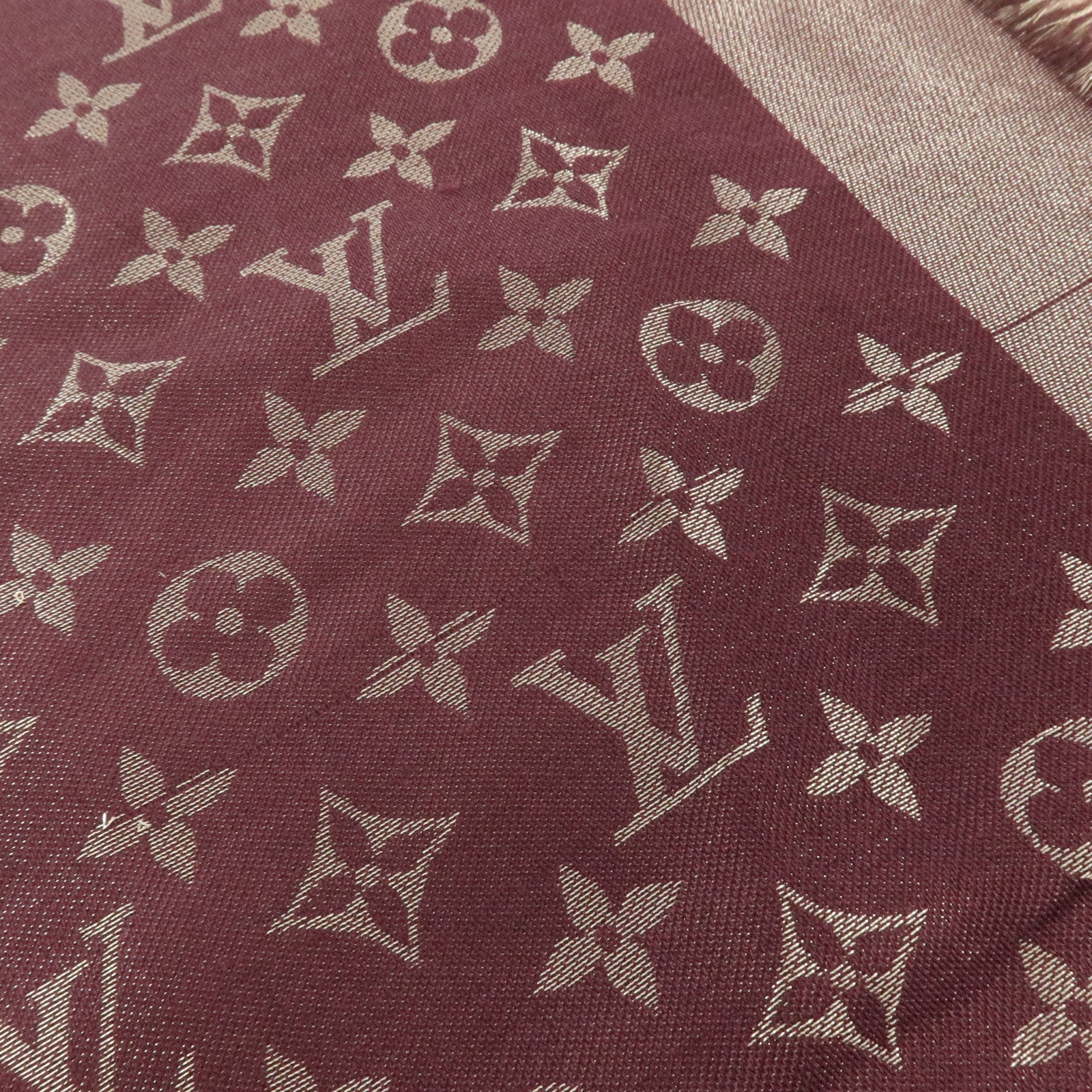 LOUIS VUITTON 絲質/羊毛/嫘縈Scarf 142X142cm絲巾