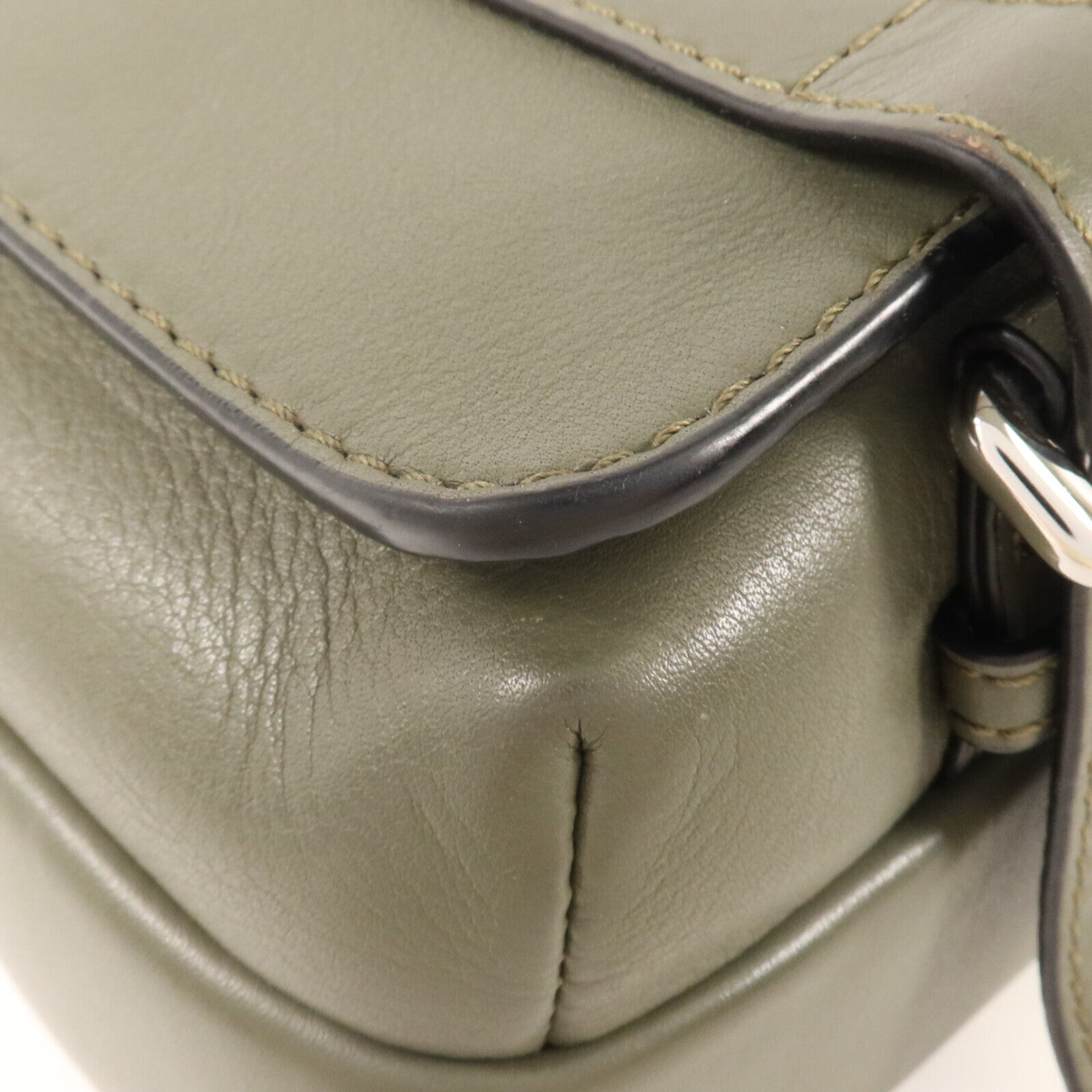 LOEWE 牛皮皮革Military XS銀扣肩背袋