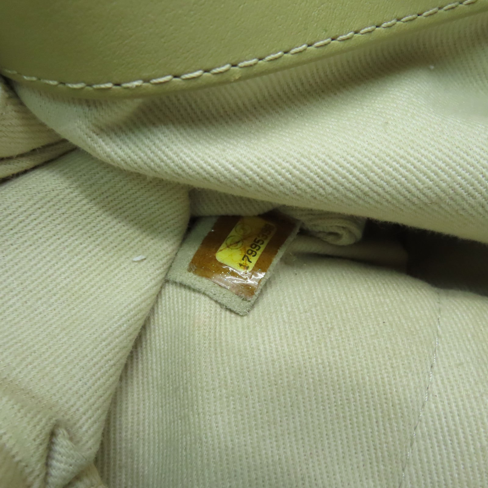 CHANEL 【清倉大減價】菱格牛皮皮革Shoulder Bag銀扣鏈帶肩背袋米色
