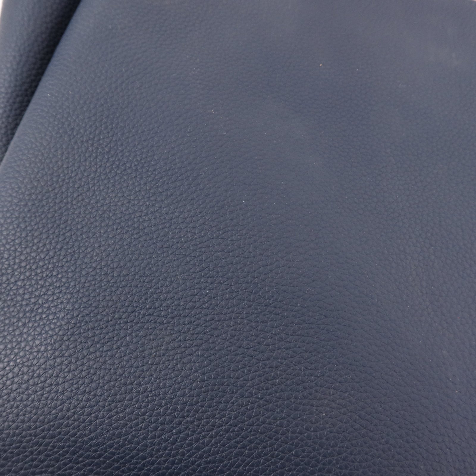 CELINE 牛皮皮革Tri-Fold金扣肩背袋