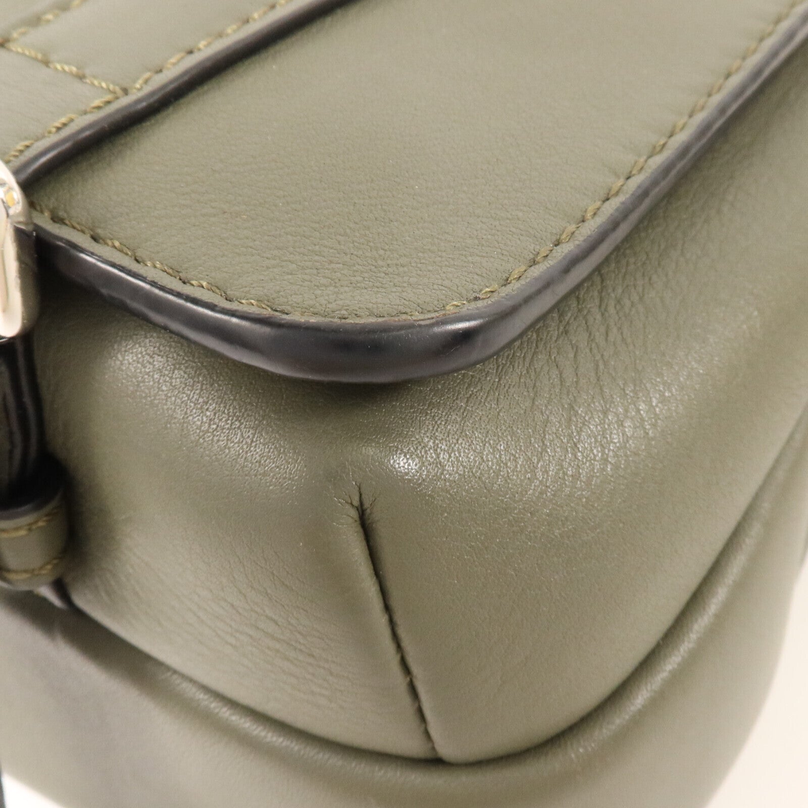 LOEWE 牛皮皮革Military XS銀扣肩背袋