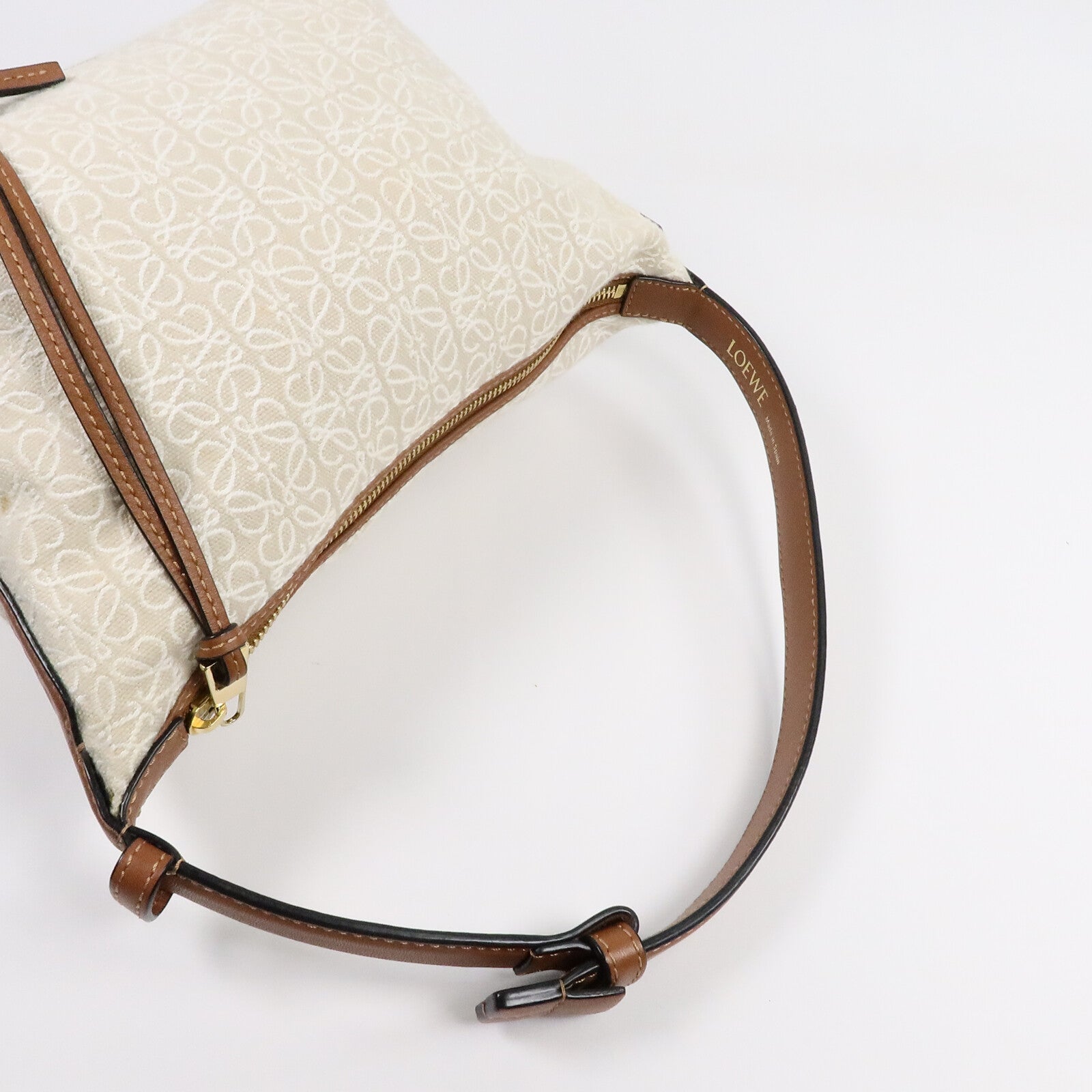 LOEWE 帆布Small Cubi肩背袋