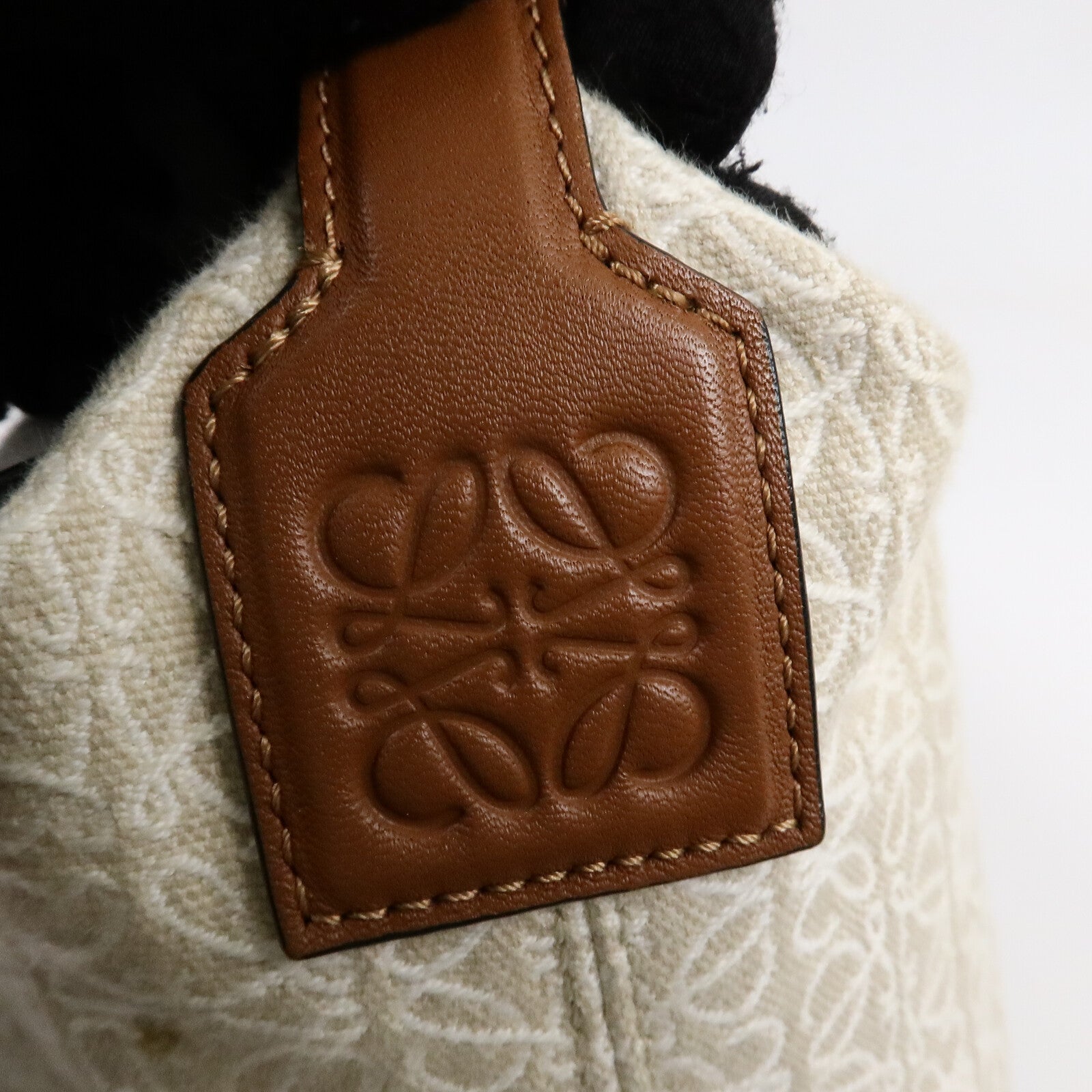 LOEWE 帆布Small Cubi肩背袋