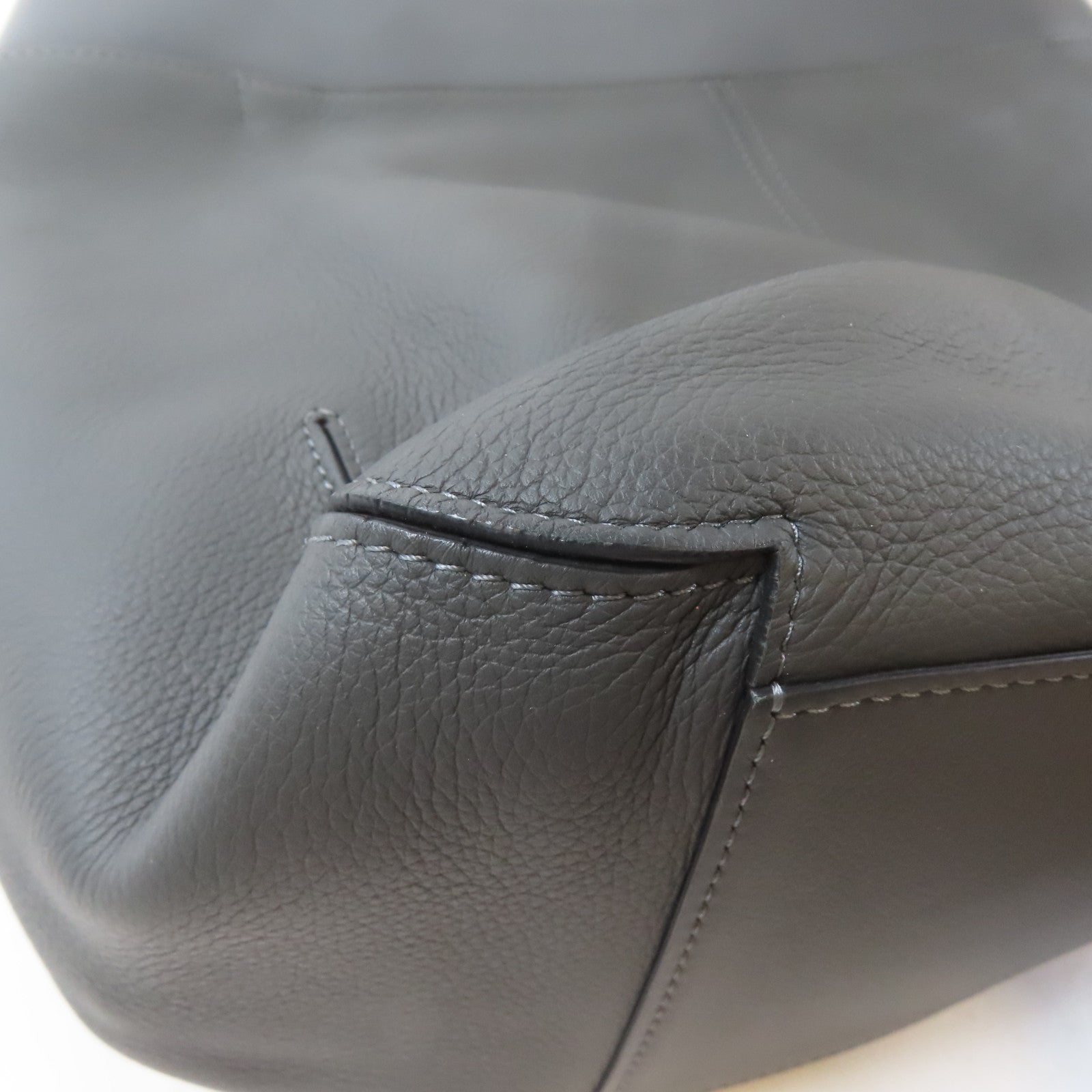 Delvaux 牛皮皮革Shoulder Bag銀扣肩背袋灰色