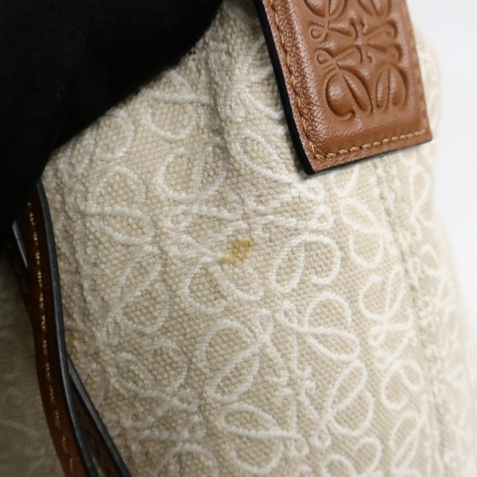 LOEWE 帆布Small Cubi肩背袋