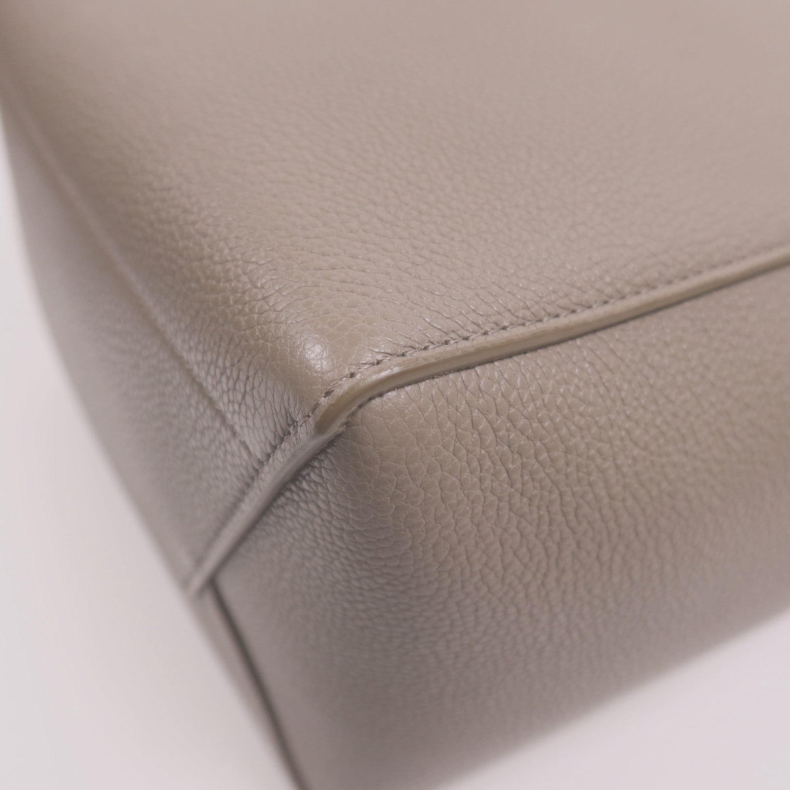 CELINE 牛皮皮革Sangle Bucket金扣肩背袋