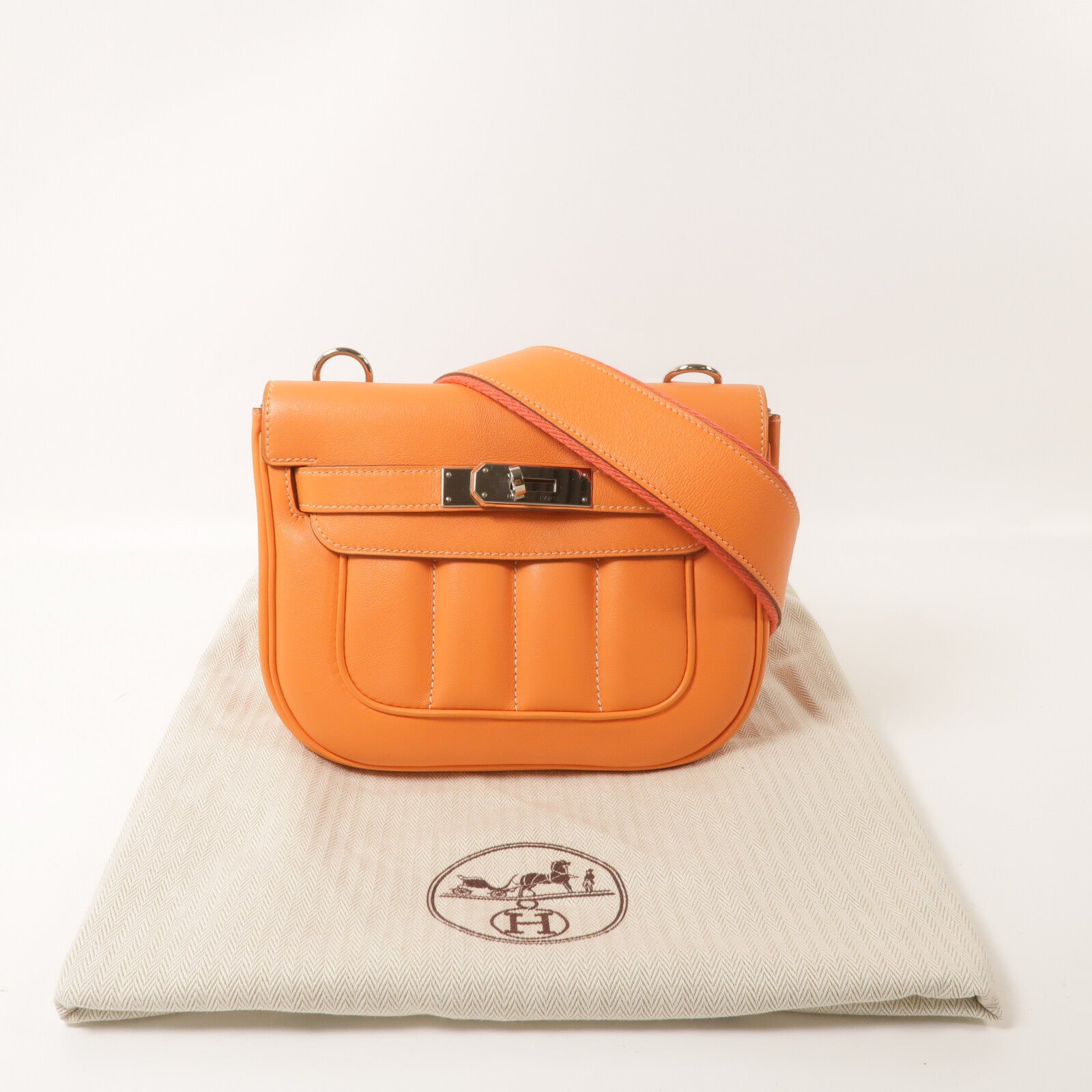HERMES Swift皮革Mini Berline銀扣肩背袋Feu