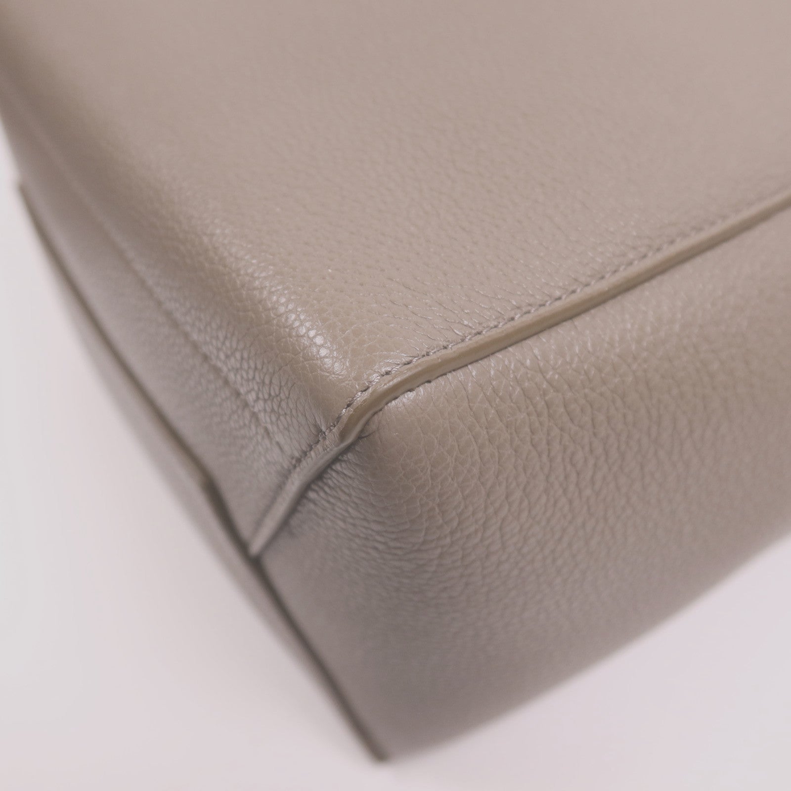 CELINE 牛皮皮革Sangle Bucket金扣肩背袋