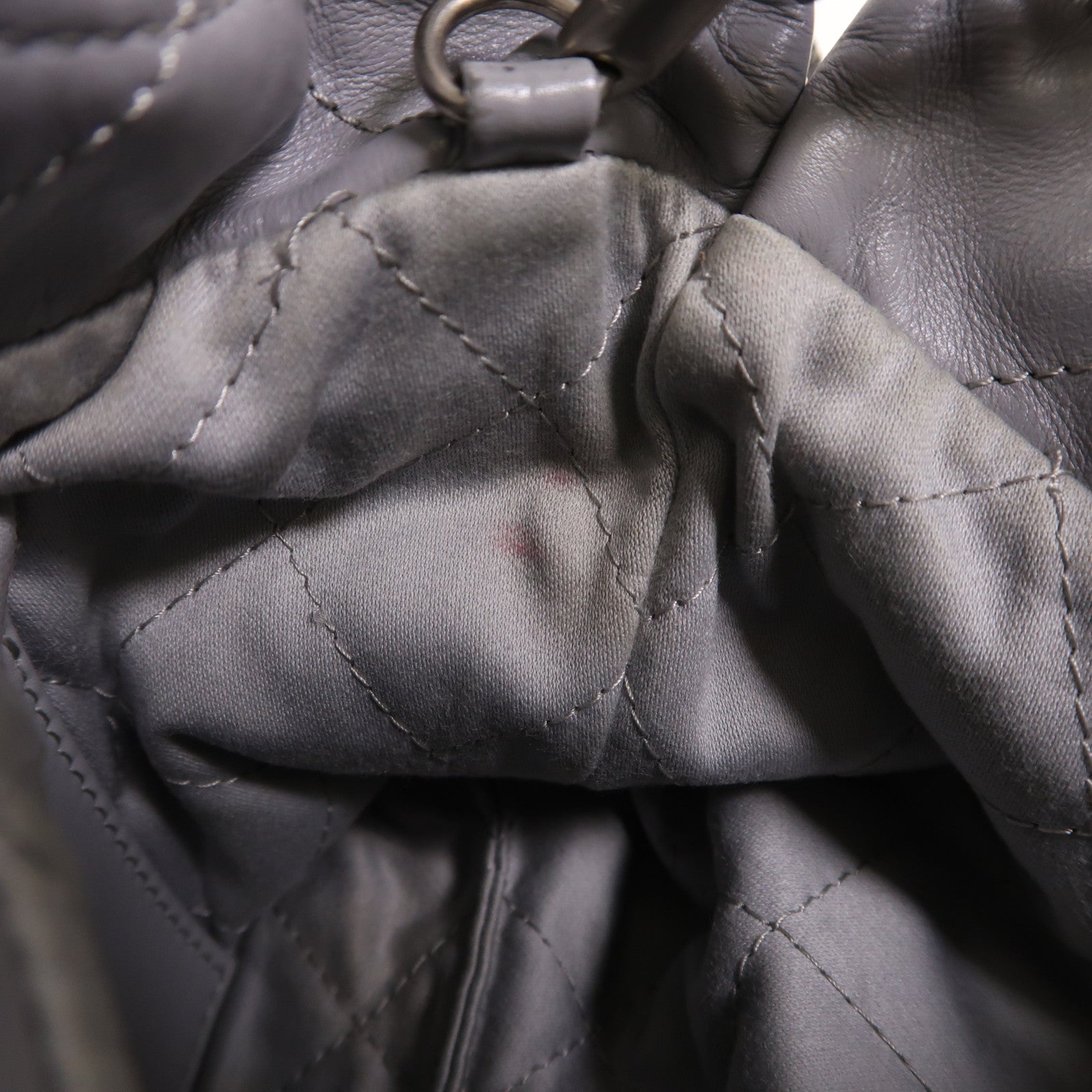 CHANEL 牛皮皮革Chanel 22 Mini銀扣手挽肩背兩用袋