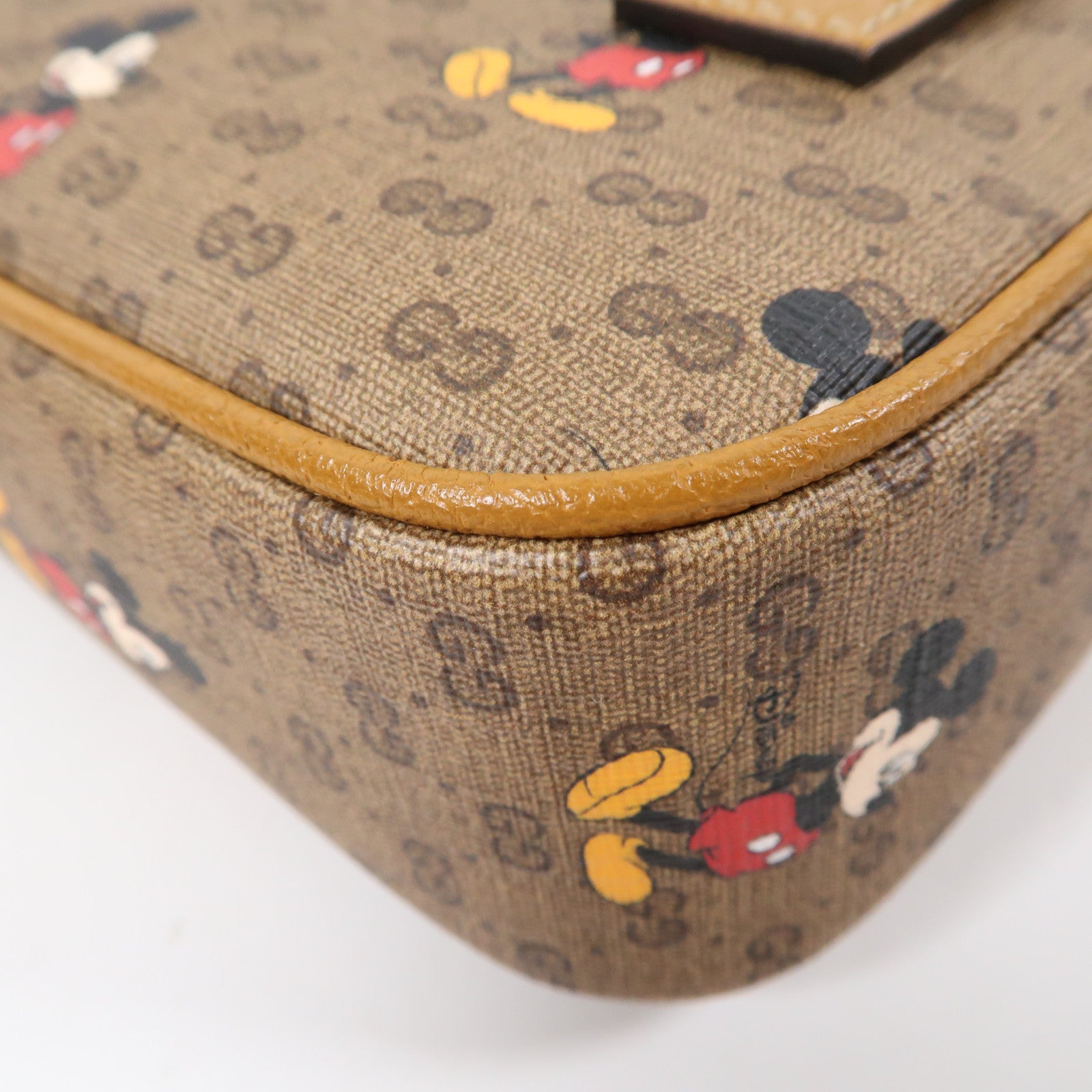 GUCCI 塗層帆布Disney x Gucci Mickey Mouse金扣腰包啡色
