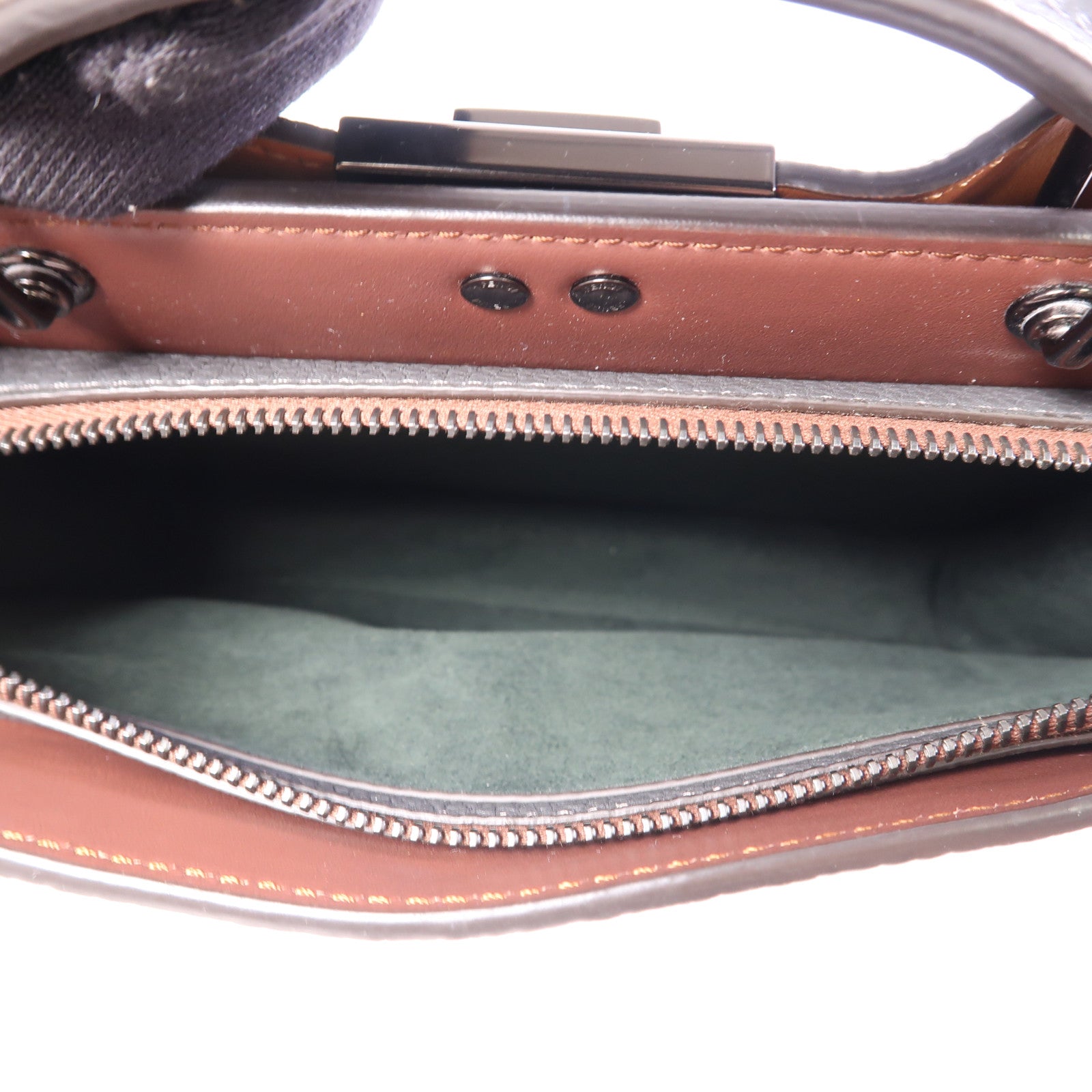 FENDI 牛皮皮革Peekapoo Iseeu Small手挽肩背兩用袋