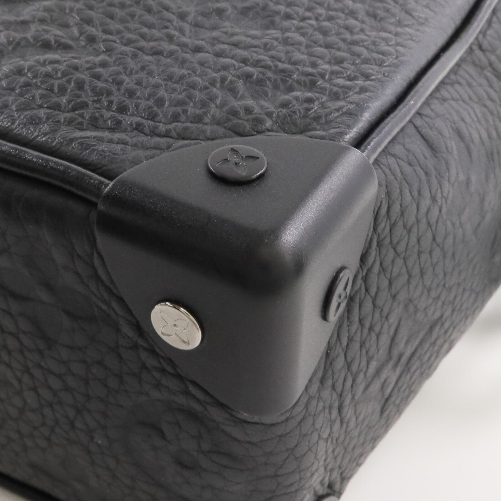LOUIS VUITTON 【激減優惠】Monogram Taurillon Mini Soft Trunk肩背袋
