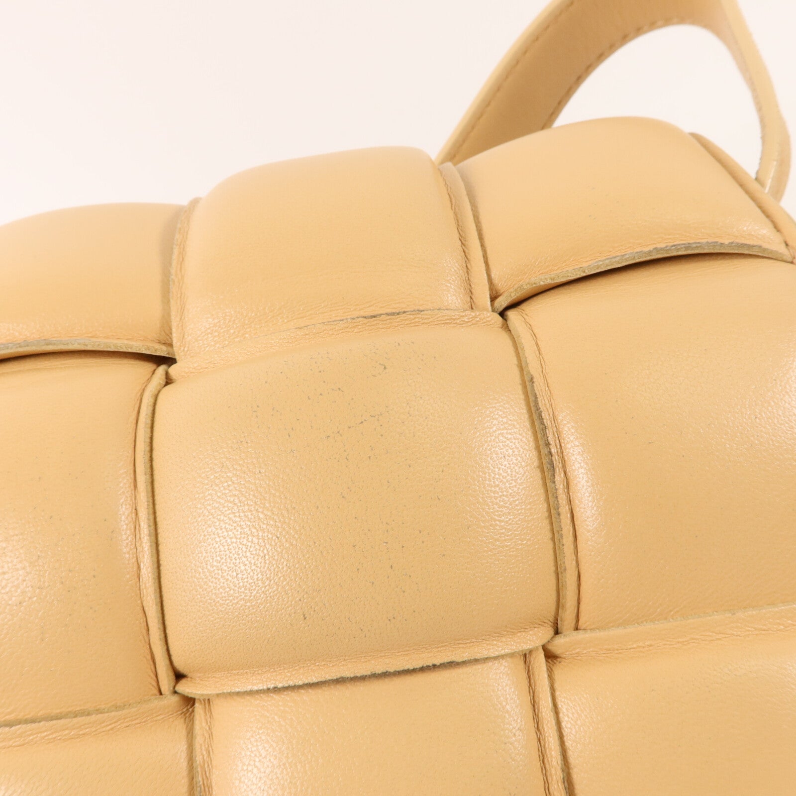 BOTTEGA VENETA 羊皮皮革Cassette Medium肩背袋