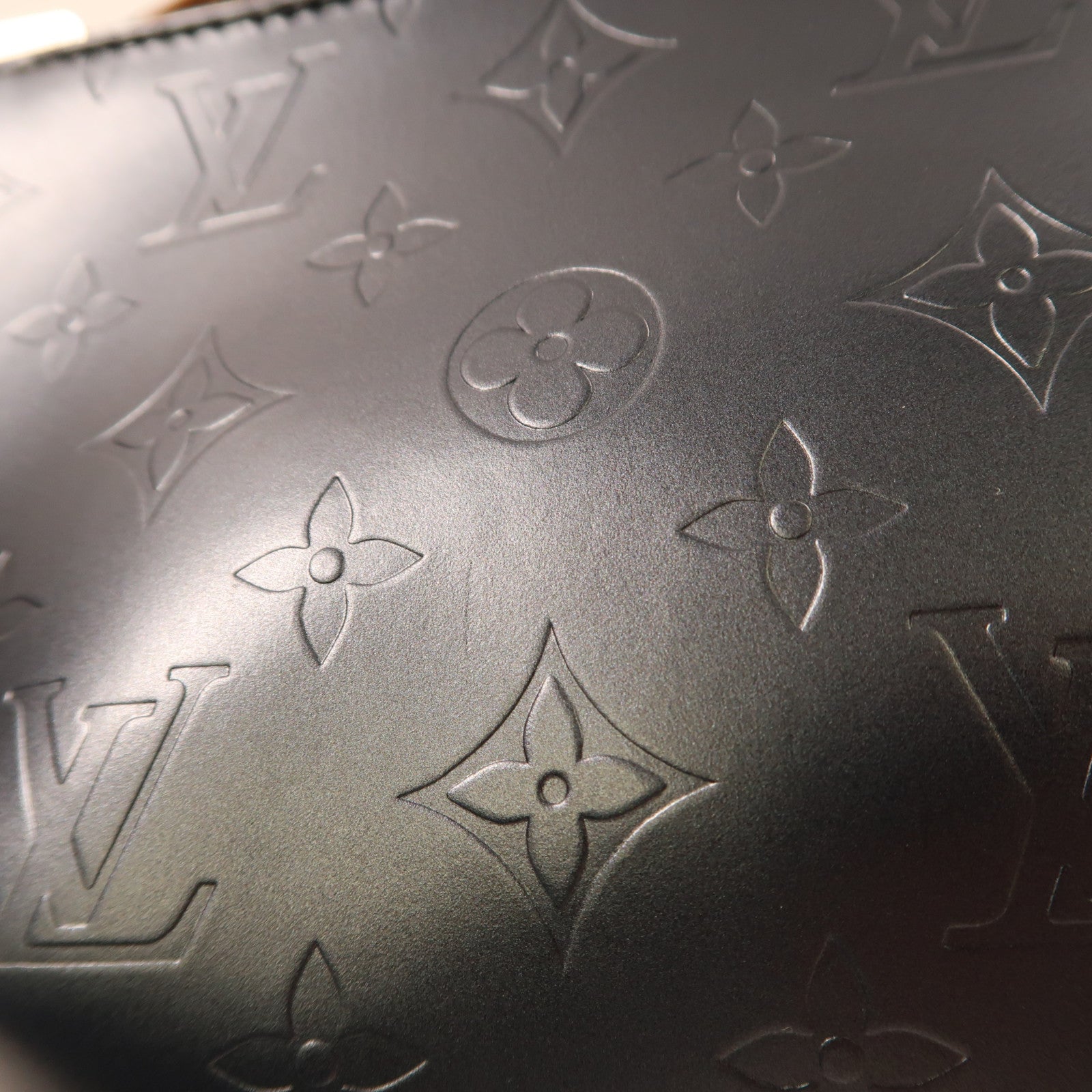 LOUIS VUITTON 牛皮皮革Matt Fowler Noir銀扣肩背袋