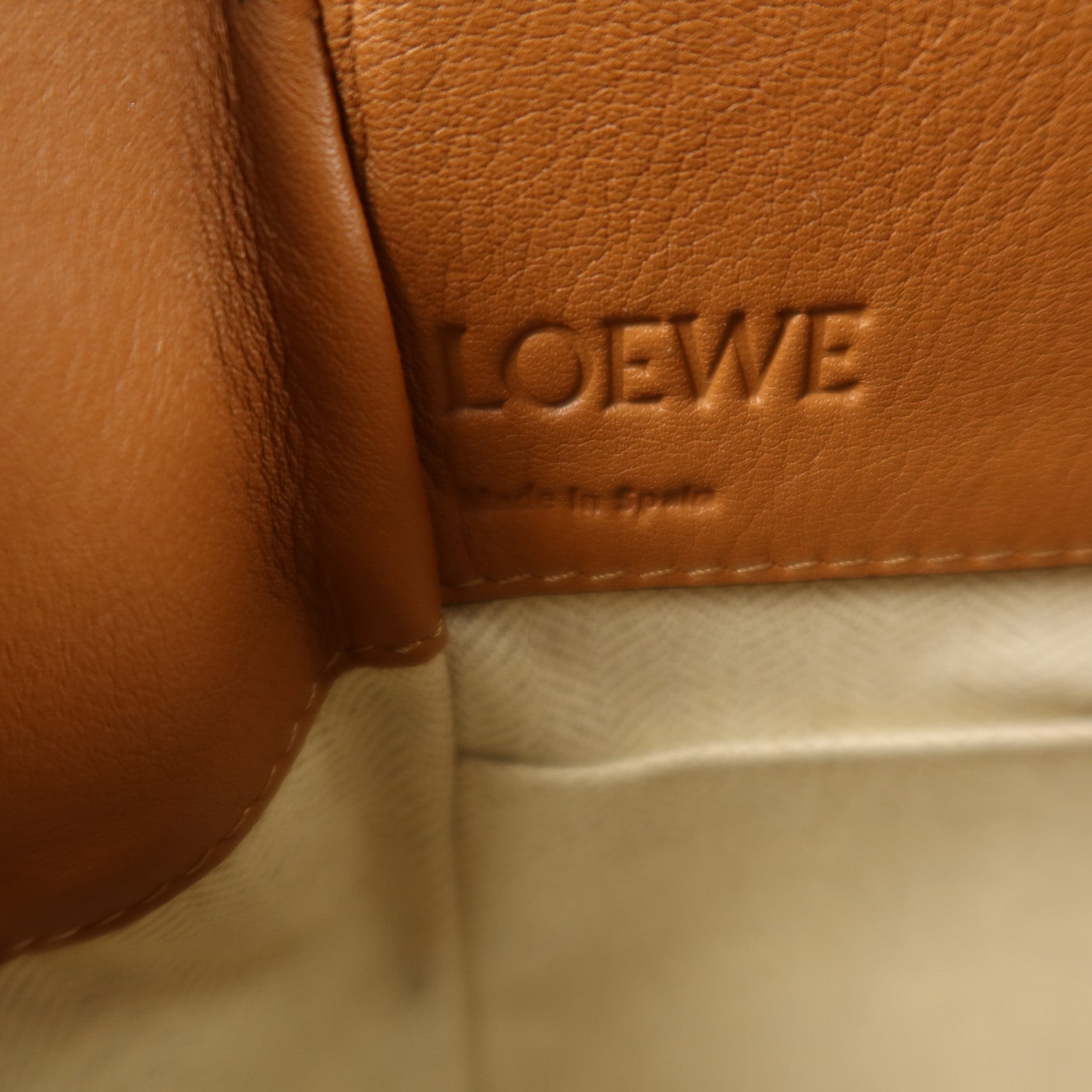 LOEWE 牛皮皮革Hammock Mini銀扣手挽肩背兩用袋