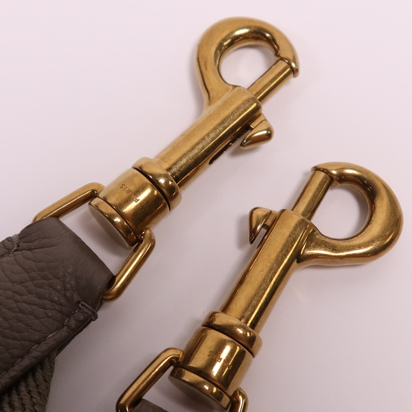 CELINE 牛皮皮革Sangle Bucket金扣肩背袋