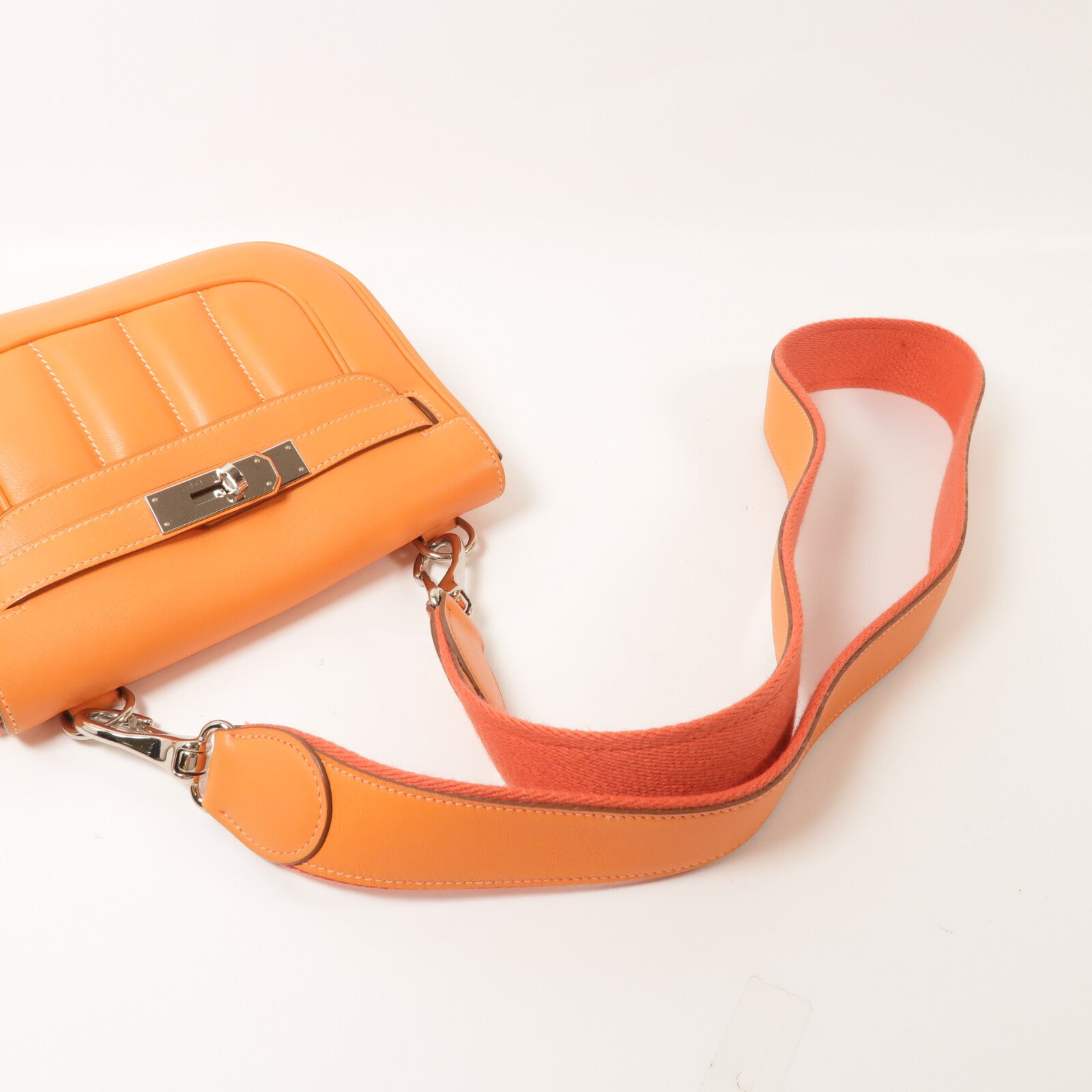 HERMES Swift皮革Mini Berline銀扣肩背袋Feu