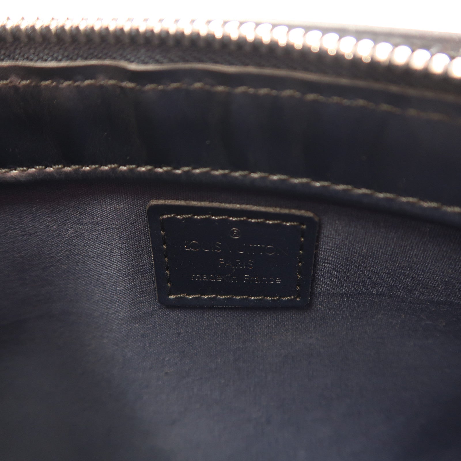 LOUIS VUITTON 牛皮皮革Matt Fowler Noir銀扣肩背袋