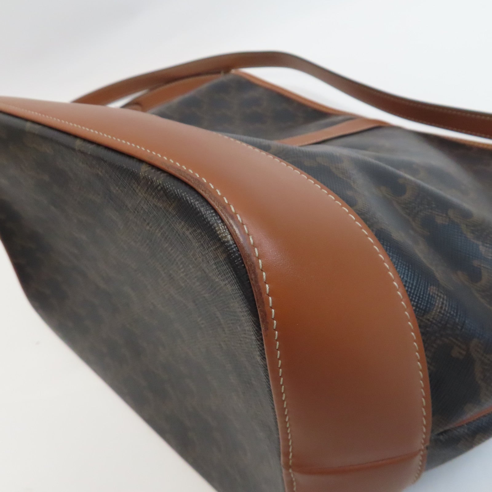 CELINE 塗層帆布Medium Triomphe Bucket金扣肩背袋啡色
