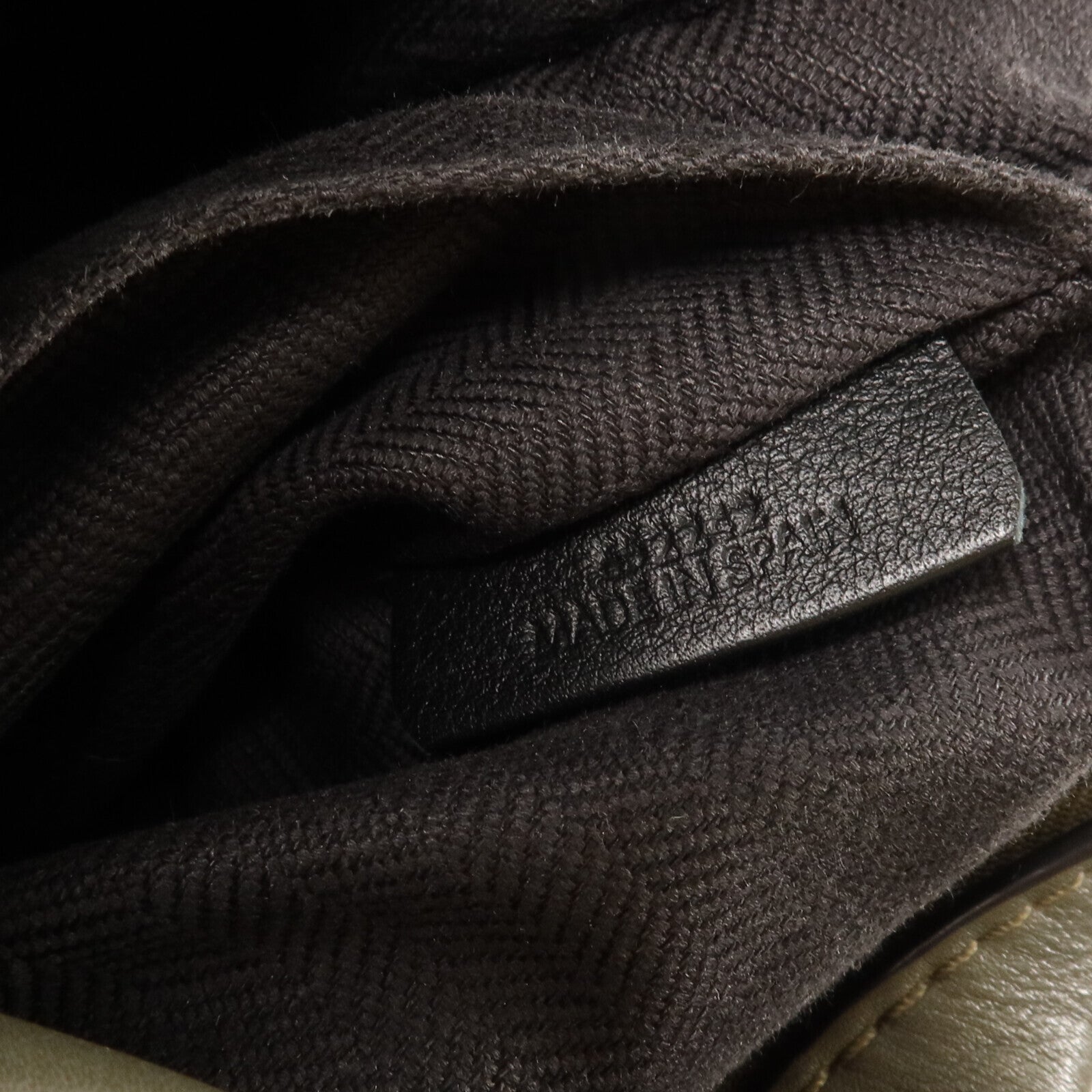 LOEWE 牛皮皮革Military XS銀扣肩背袋