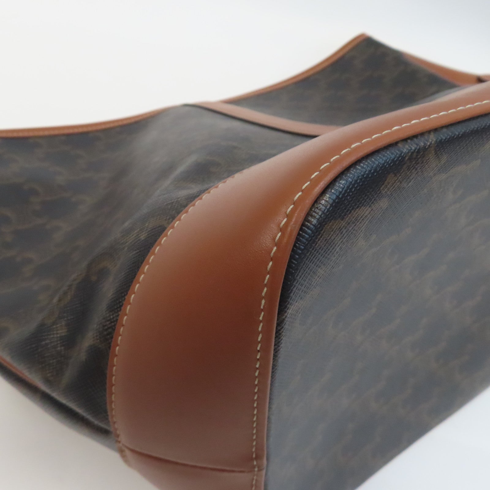 CELINE 塗層帆布Medium Triomphe Bucket金扣肩背袋啡色