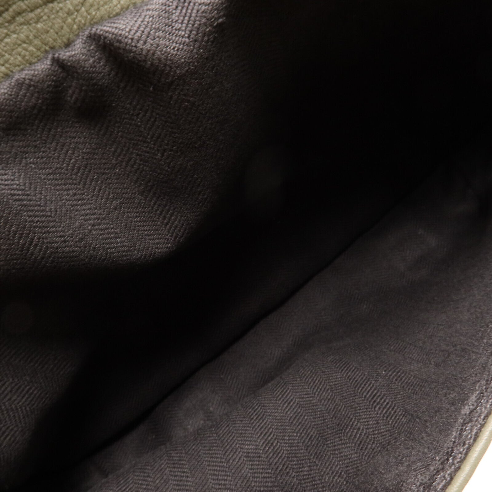 LOEWE 牛皮皮革Military XS銀扣肩背袋