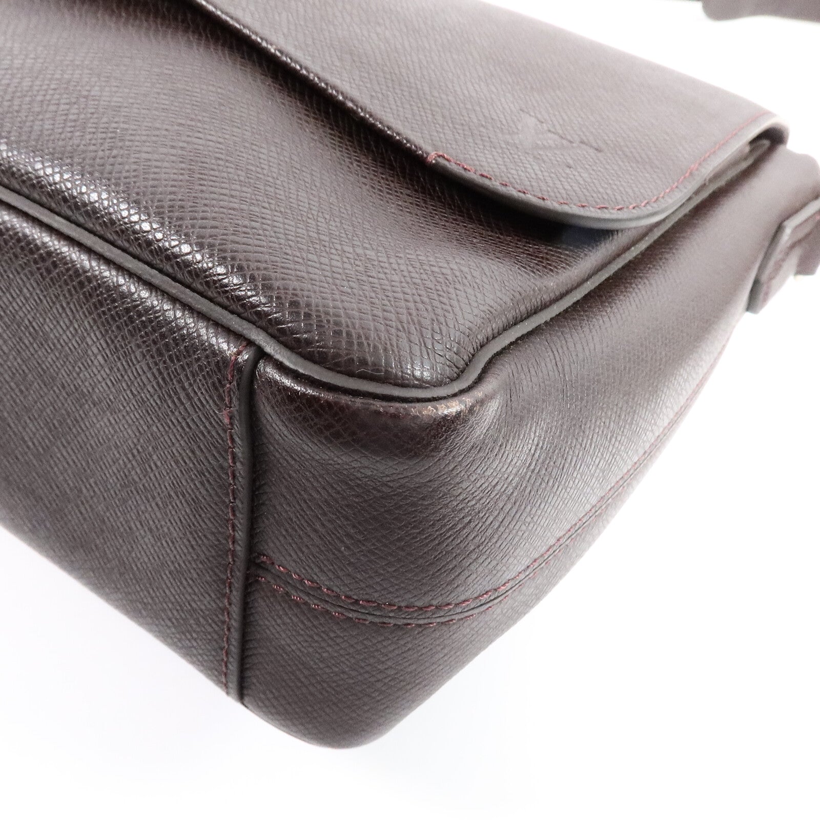 LOUIS VUITTON Taiga Roman PM肩背袋