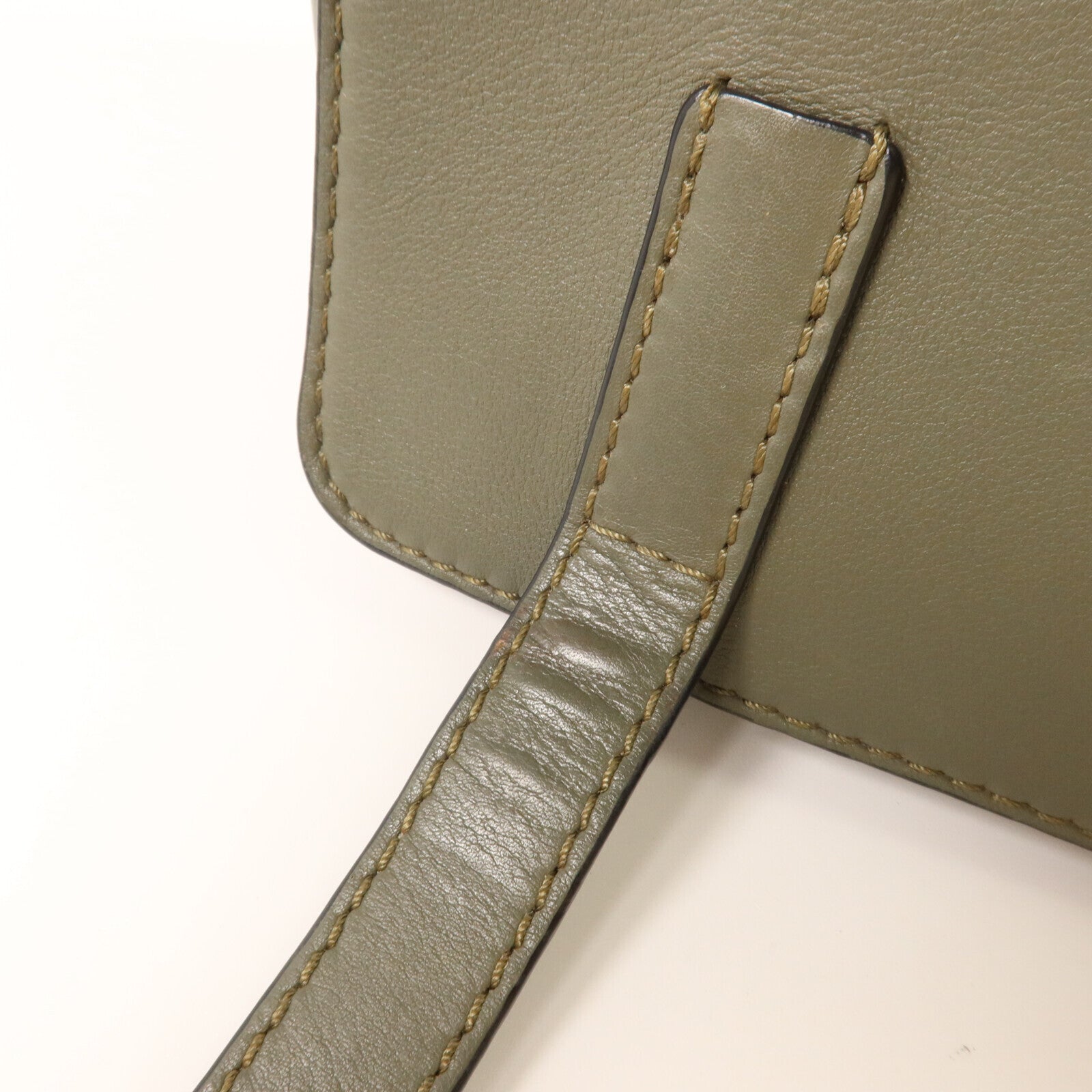 LOEWE 牛皮皮革Military XS銀扣肩背袋