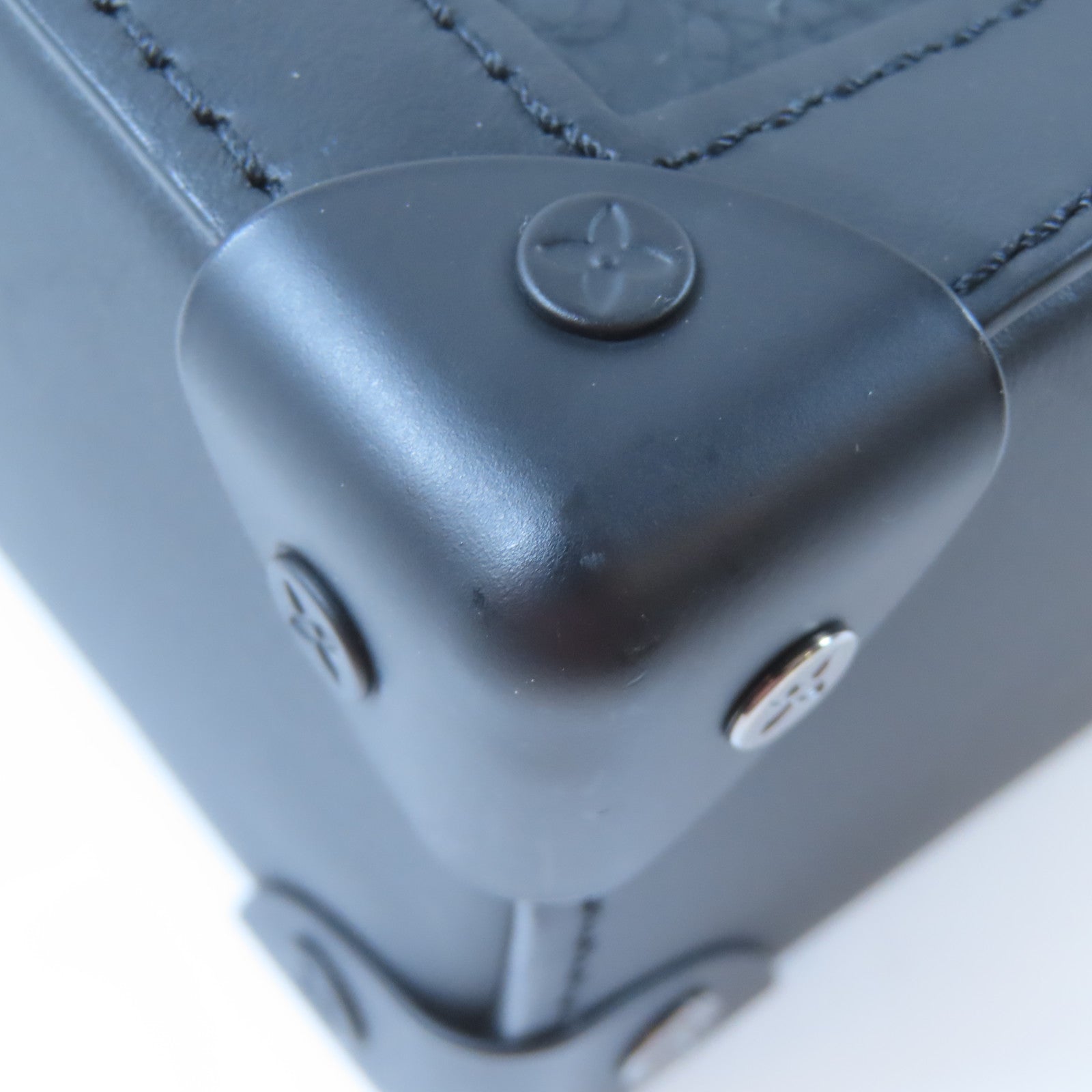 LOUIS VUITTON (PRICE DOWN) LV Vertical Trunk Shoulder Bag M82070 Monogram Taurillon Black