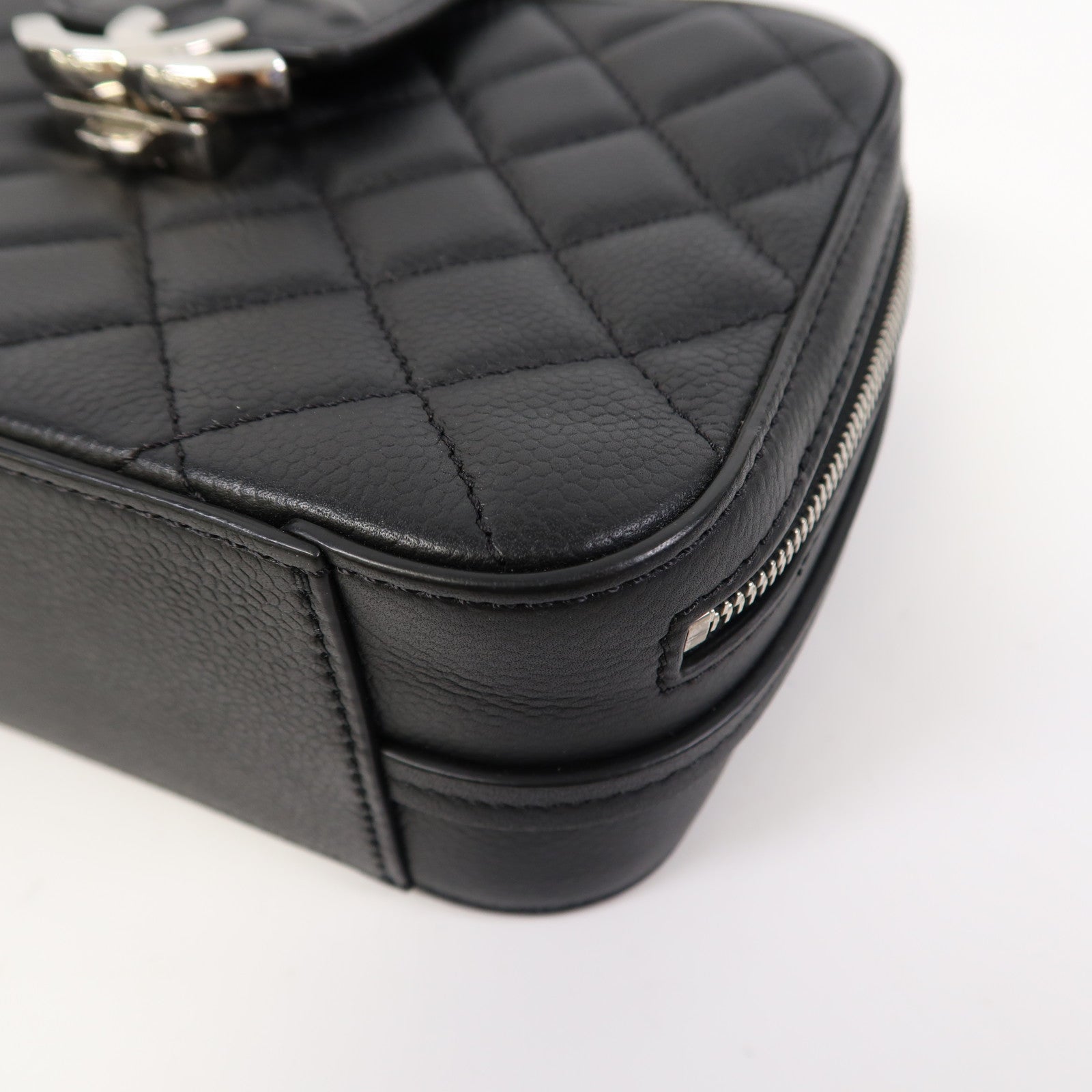 CHANEL 菱格Caviar皮革Chain Shoulder銀扣鏈帶肩背袋黑色