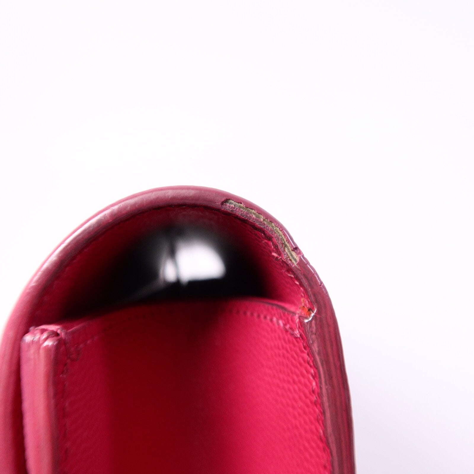 SAINT LAURENT 牛皮皮革Cassandre Clutch手拿包