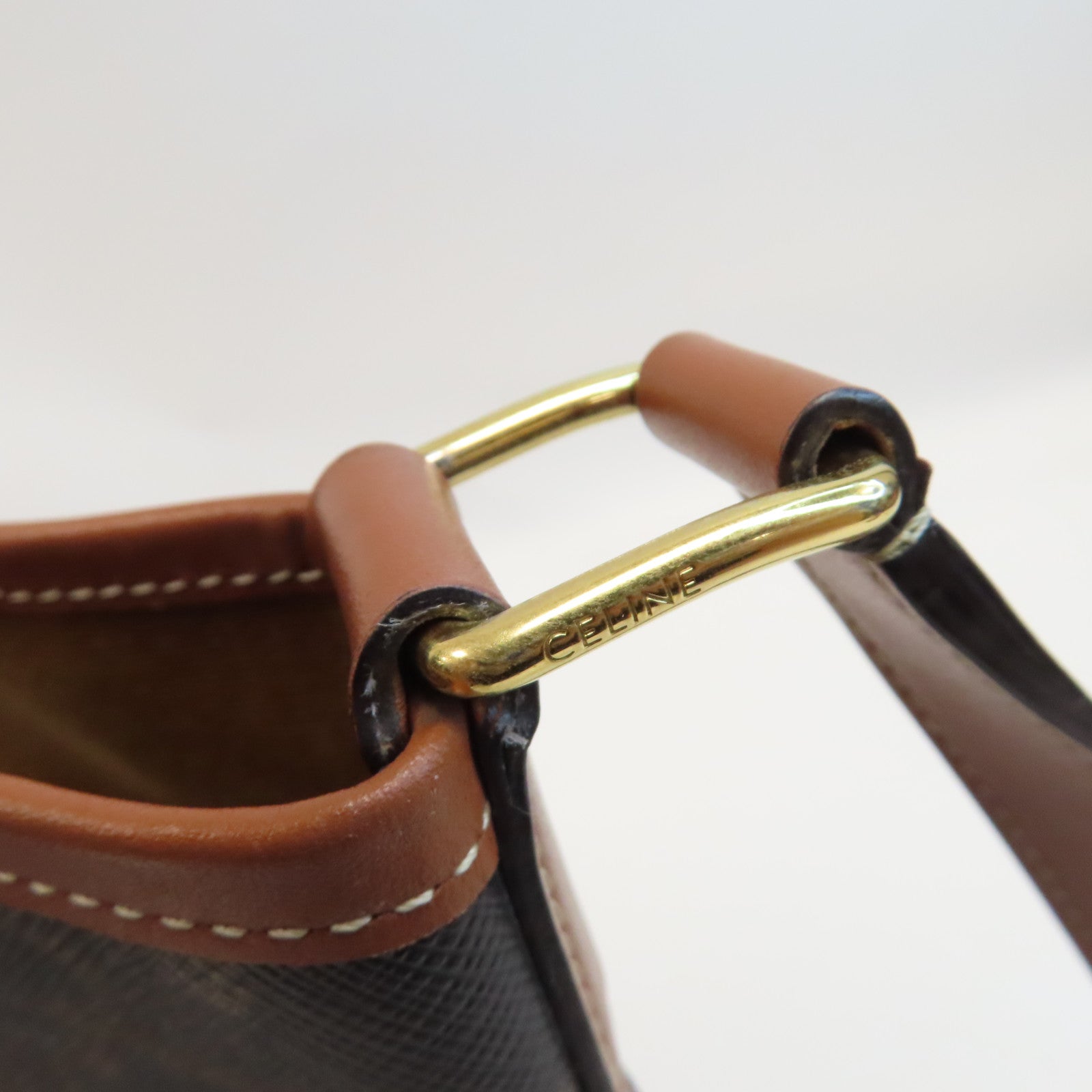 CELINE 塗層帆布Medium Triomphe Bucket金扣肩背袋啡色