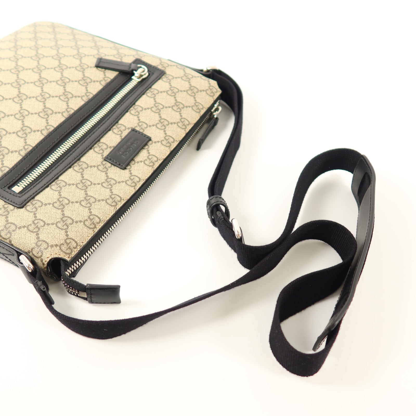 GUCCI 塗層帆布Shoulder Bag銀扣肩背袋