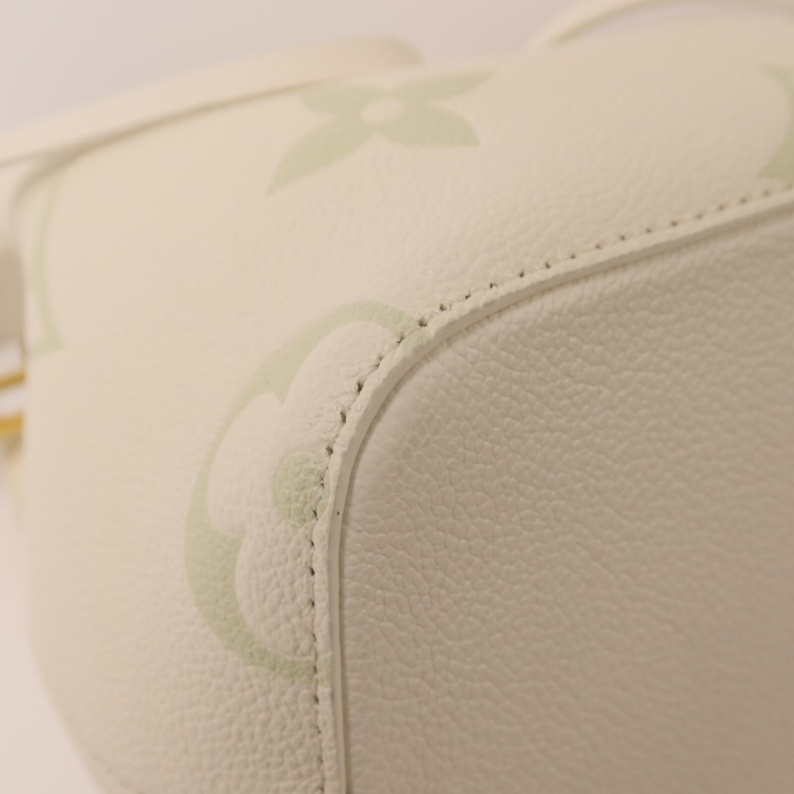 LOUIS VUITTON Monogram Empreinte Giant NeoNoe BB金扣手挽肩背兩用袋