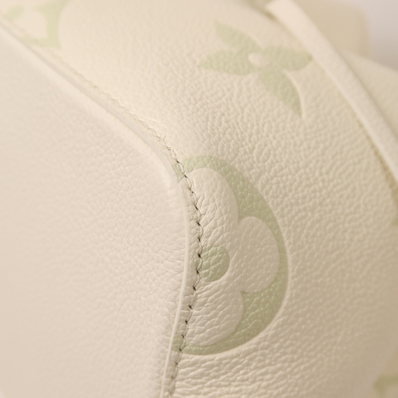 LOUIS VUITTON Monogram Empreinte Giant NeoNoe BB金扣手挽肩背兩用袋