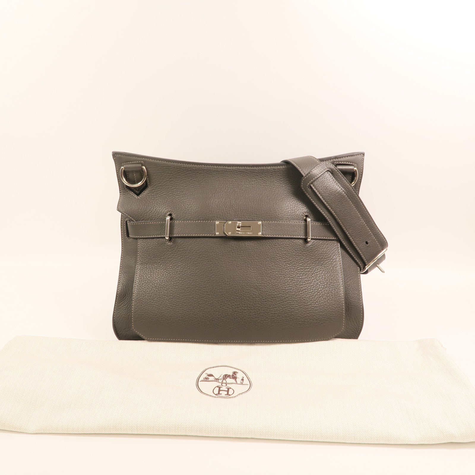 HERMES Togo皮革Jypesiere 37銀扣肩背袋Etain