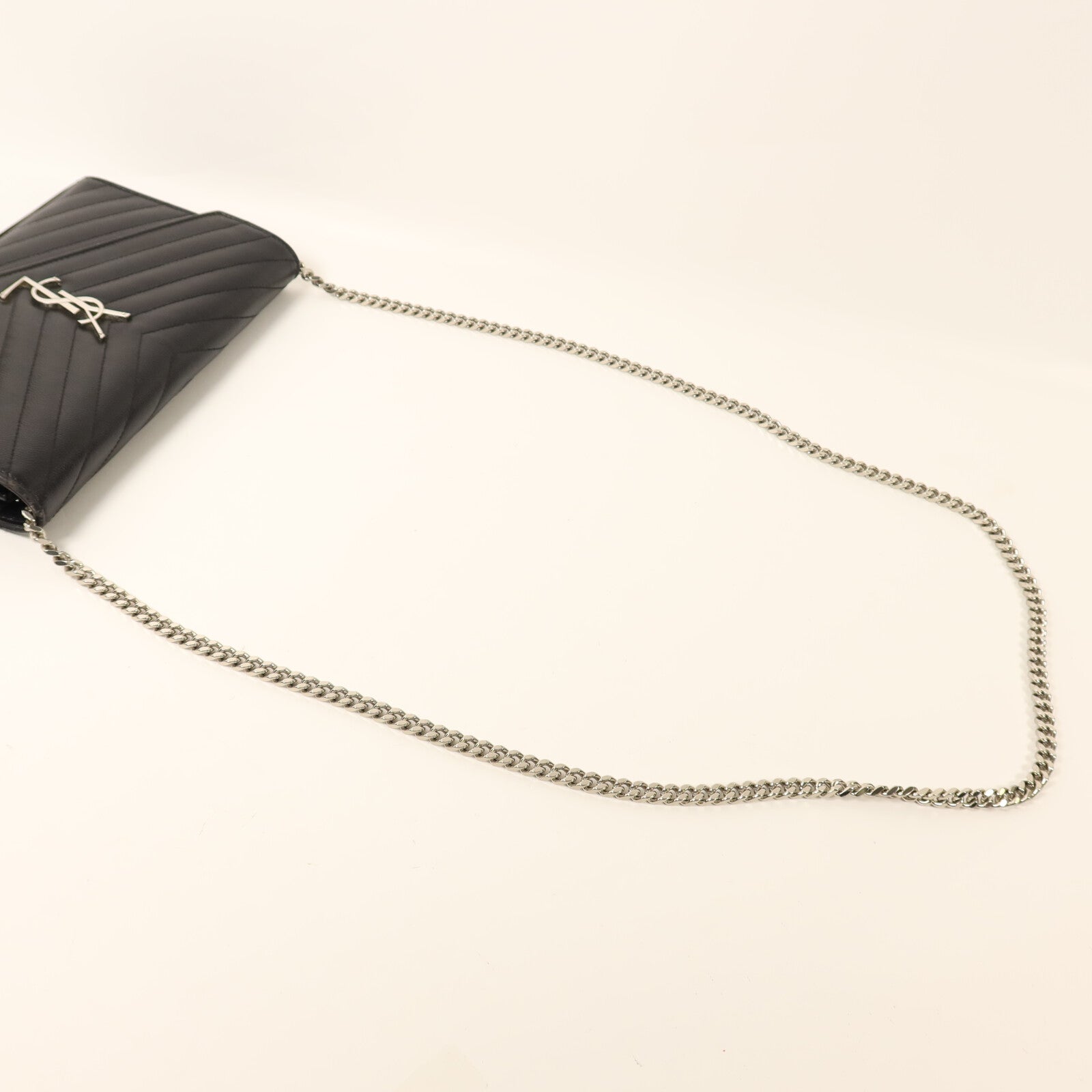 YVES SAINT LAURENT 牛皮皮革Shoulder Bag銀扣鏈帶肩背袋