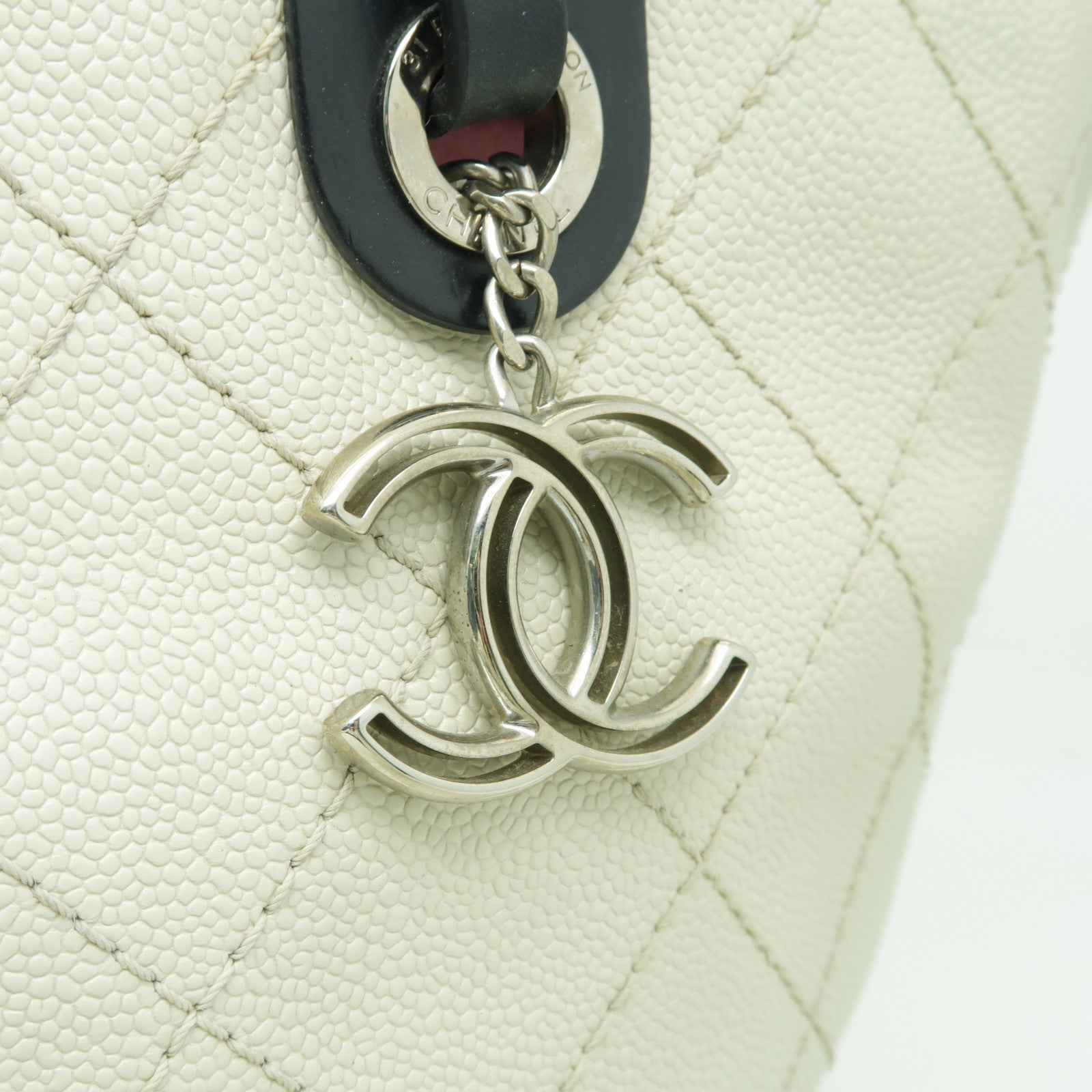CHANEL 【激減優惠】菱格Caviar皮革Tote Bag銀扣手挽袋白色/黑色