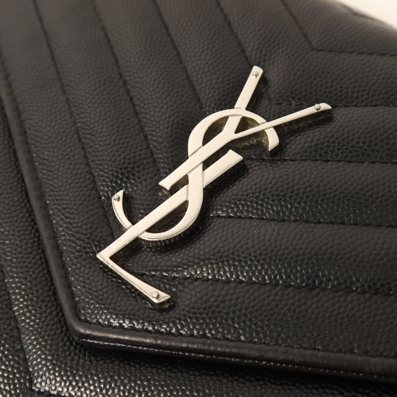 YVES SAINT LAURENT 牛皮皮革Shoulder Bag銀扣鏈帶肩背袋
