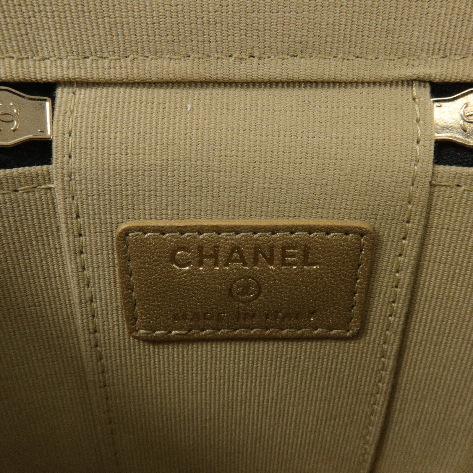 CHANEL 羊皮皮革Mini Vanity Case With Gold Ball鏈帶肩背袋