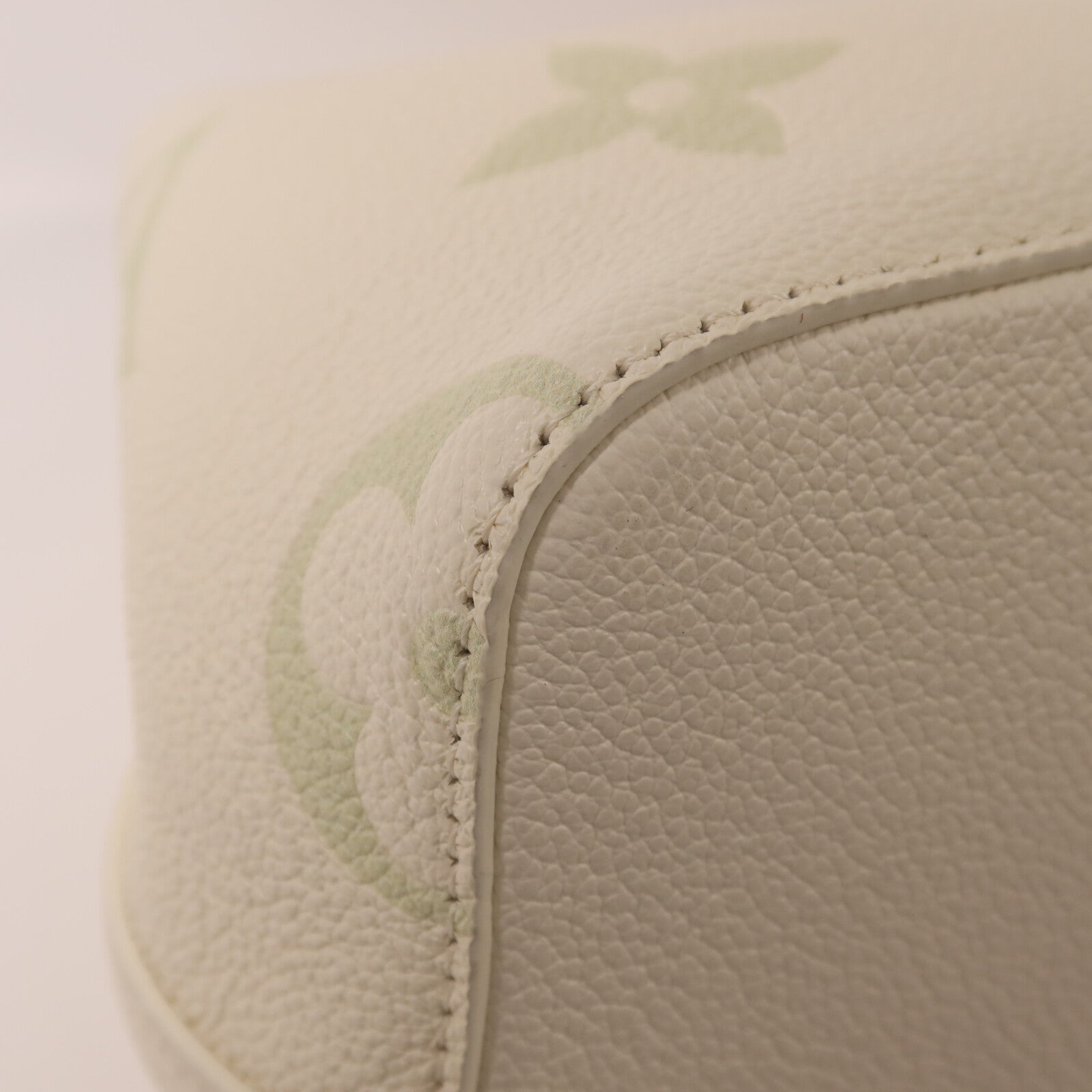 LOUIS VUITTON Monogram Empreinte Giant NeoNoe BB金扣手挽肩背兩用袋