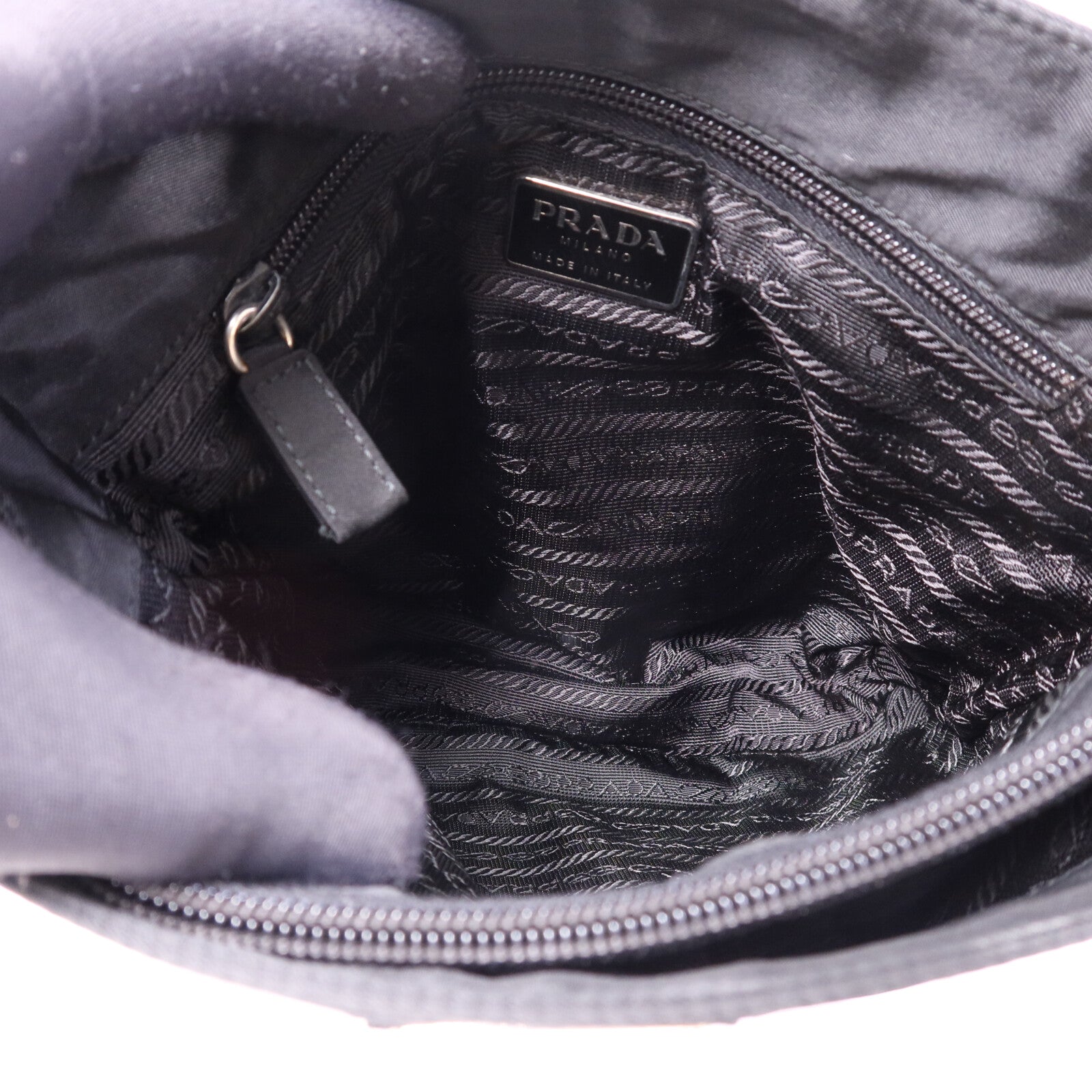 PRADA 尼龍Hand Bag銀扣手挽袋