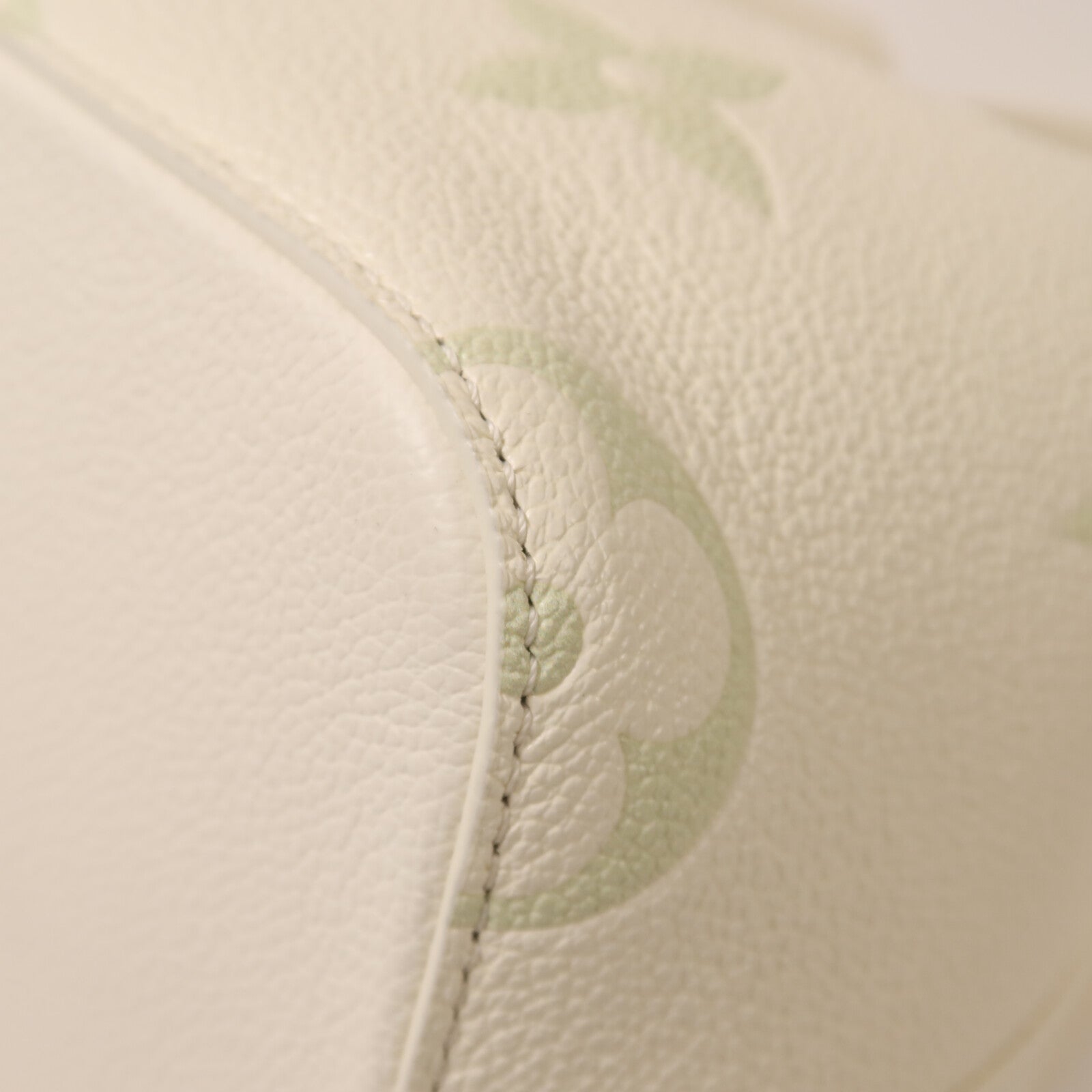 LOUIS VUITTON Monogram Empreinte Giant NeoNoe BB金扣手挽肩背兩用袋