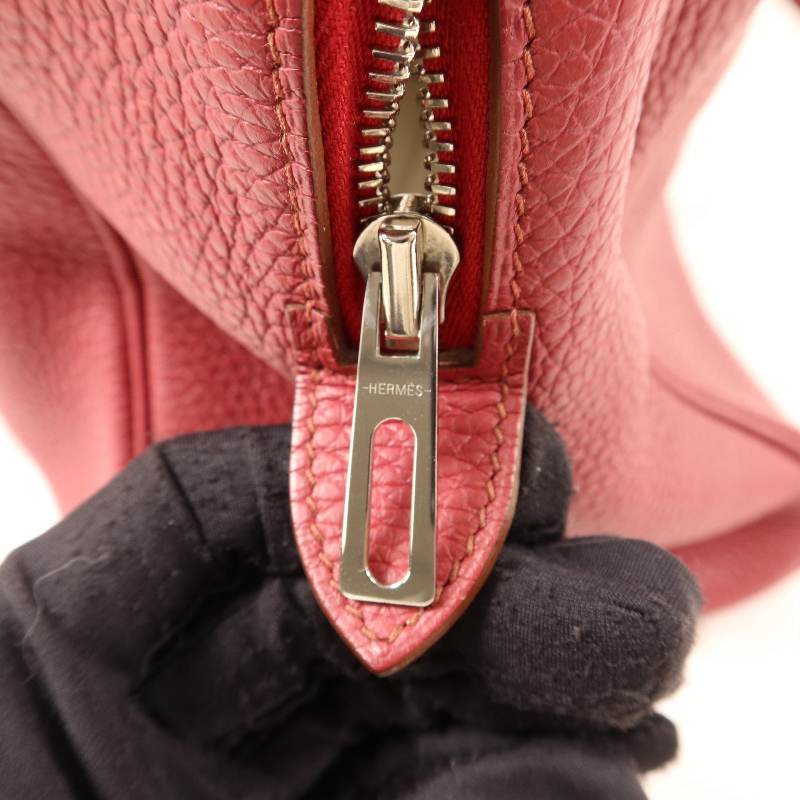 HERMES Clemence皮革Victoria銀扣手挽袋Rubis
