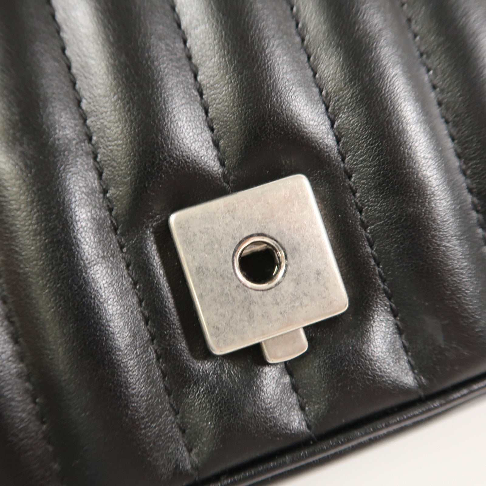 GUCCI 牛皮皮革GG Marmont Mini Shoulder銀扣肩背袋