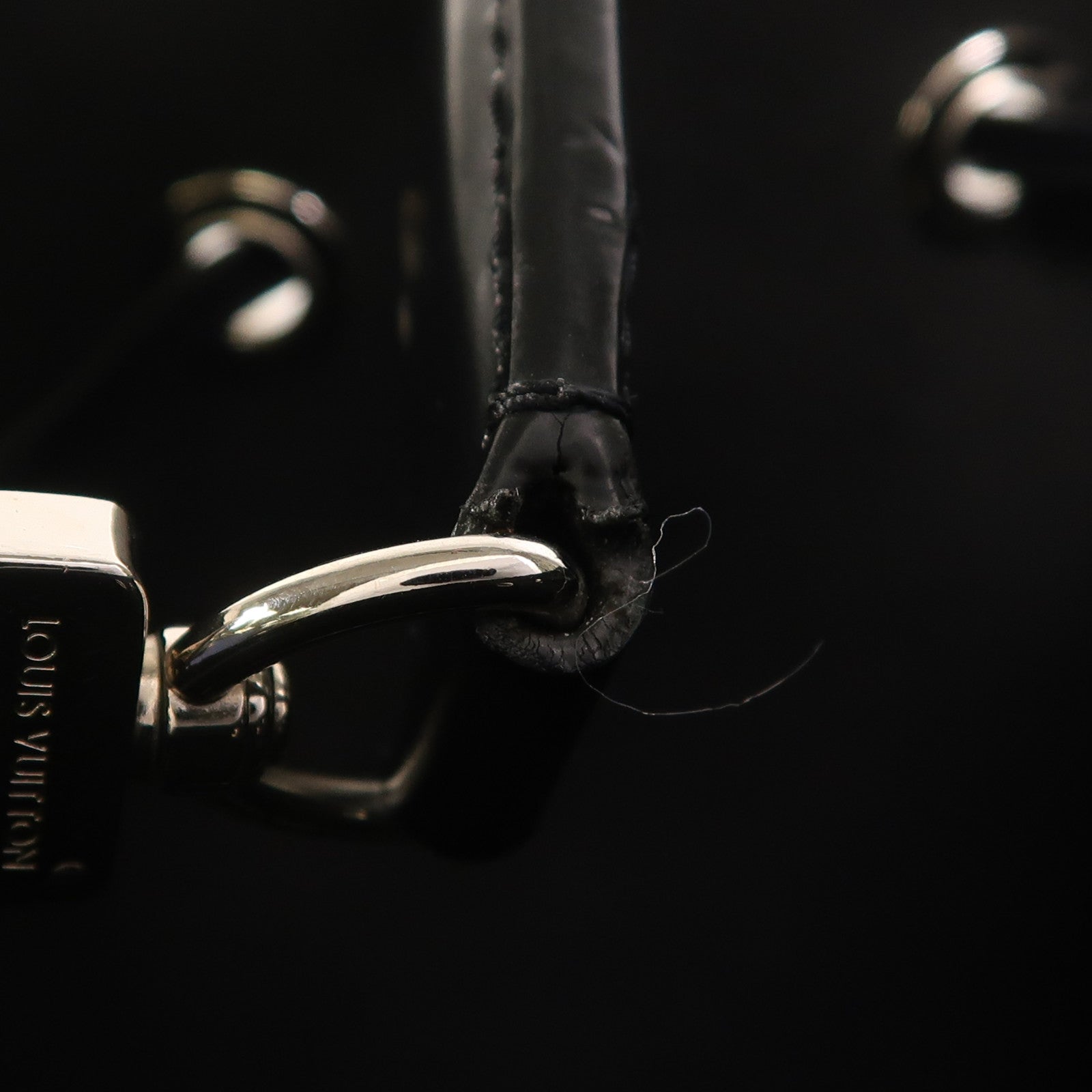 LOUIS VUITTON Epi Neo Noe MM銀扣手挽肩背兩用袋