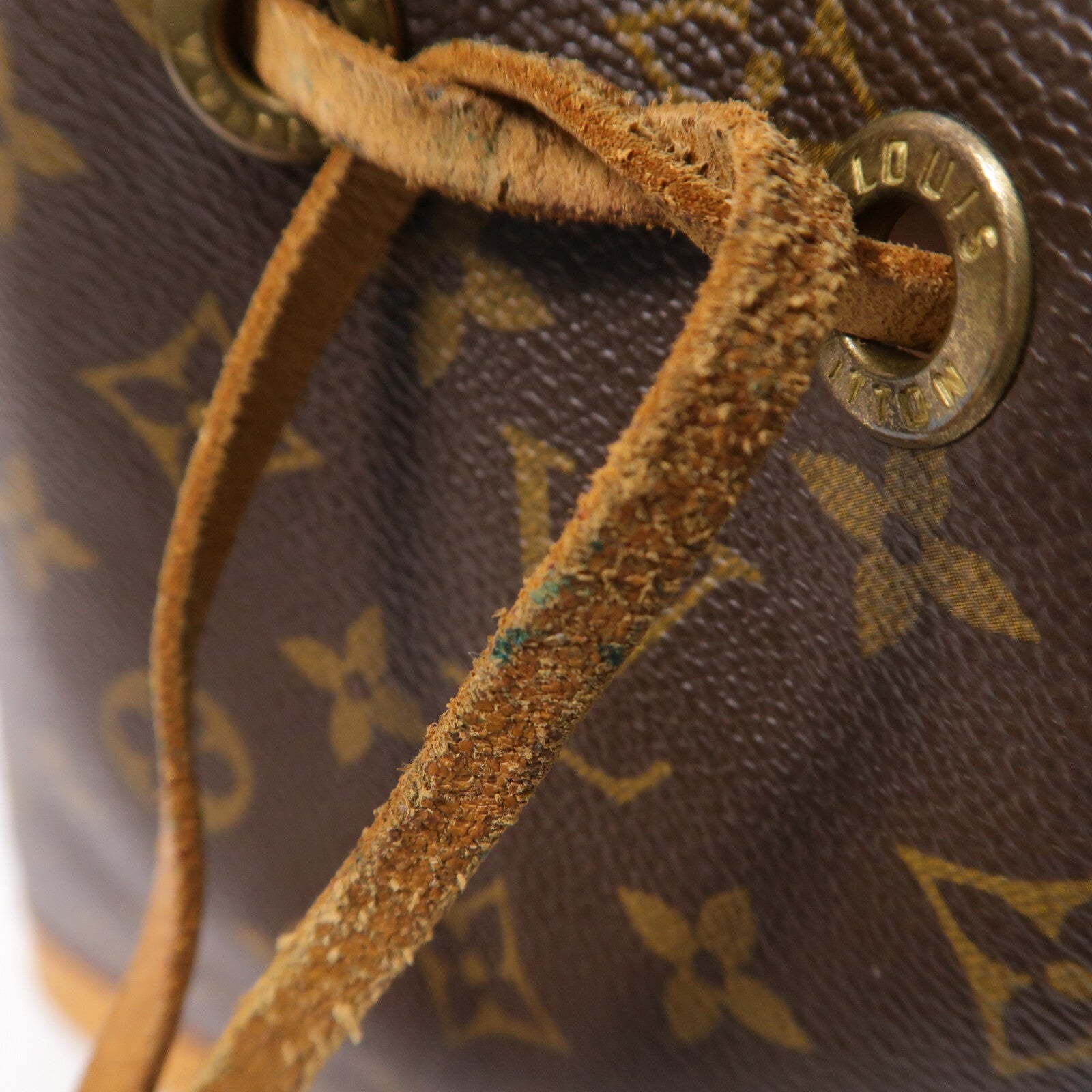 LOUIS VUITTON Monogram Mini Noe肩背袋