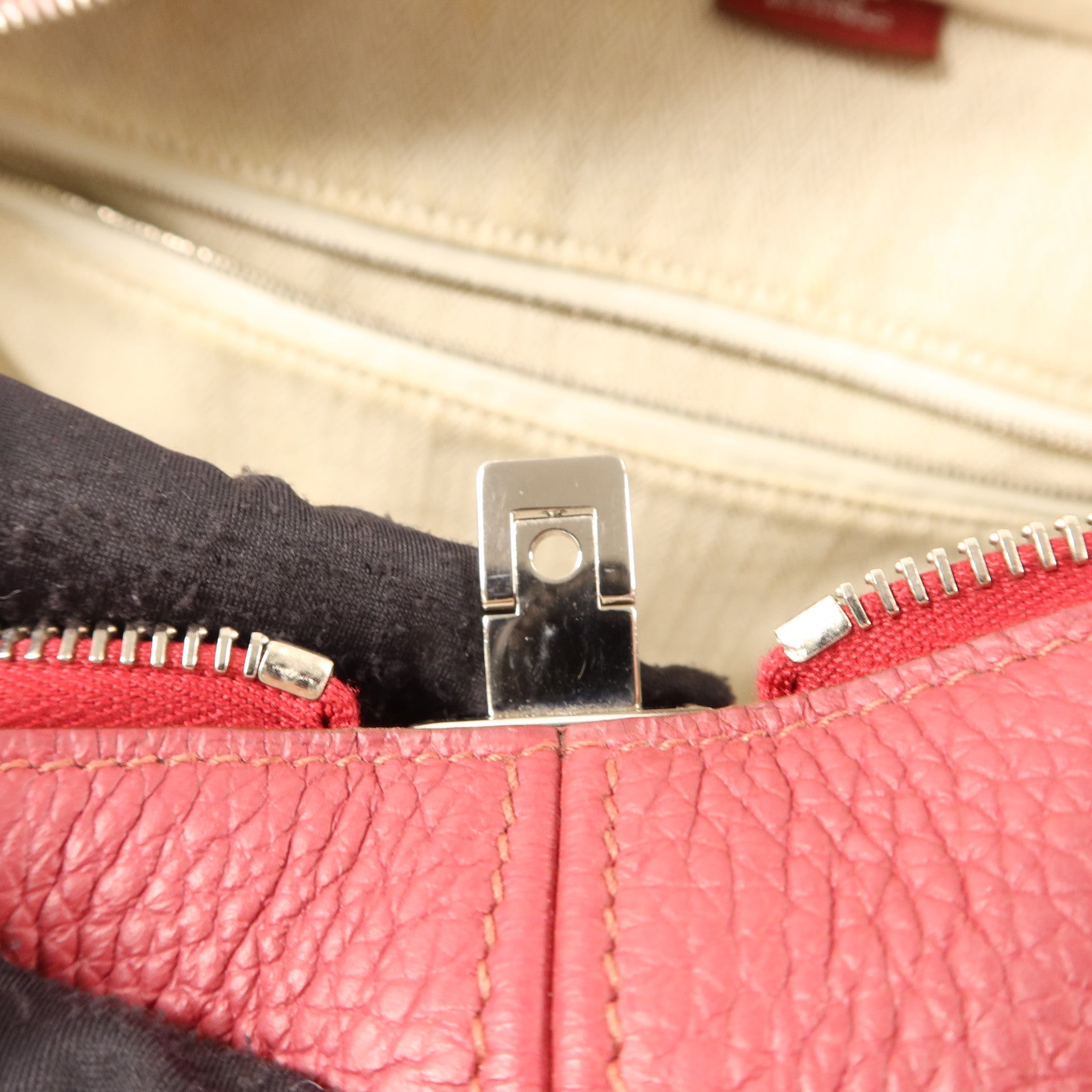 HERMES Clemence皮革Victoria銀扣手挽袋Rubis