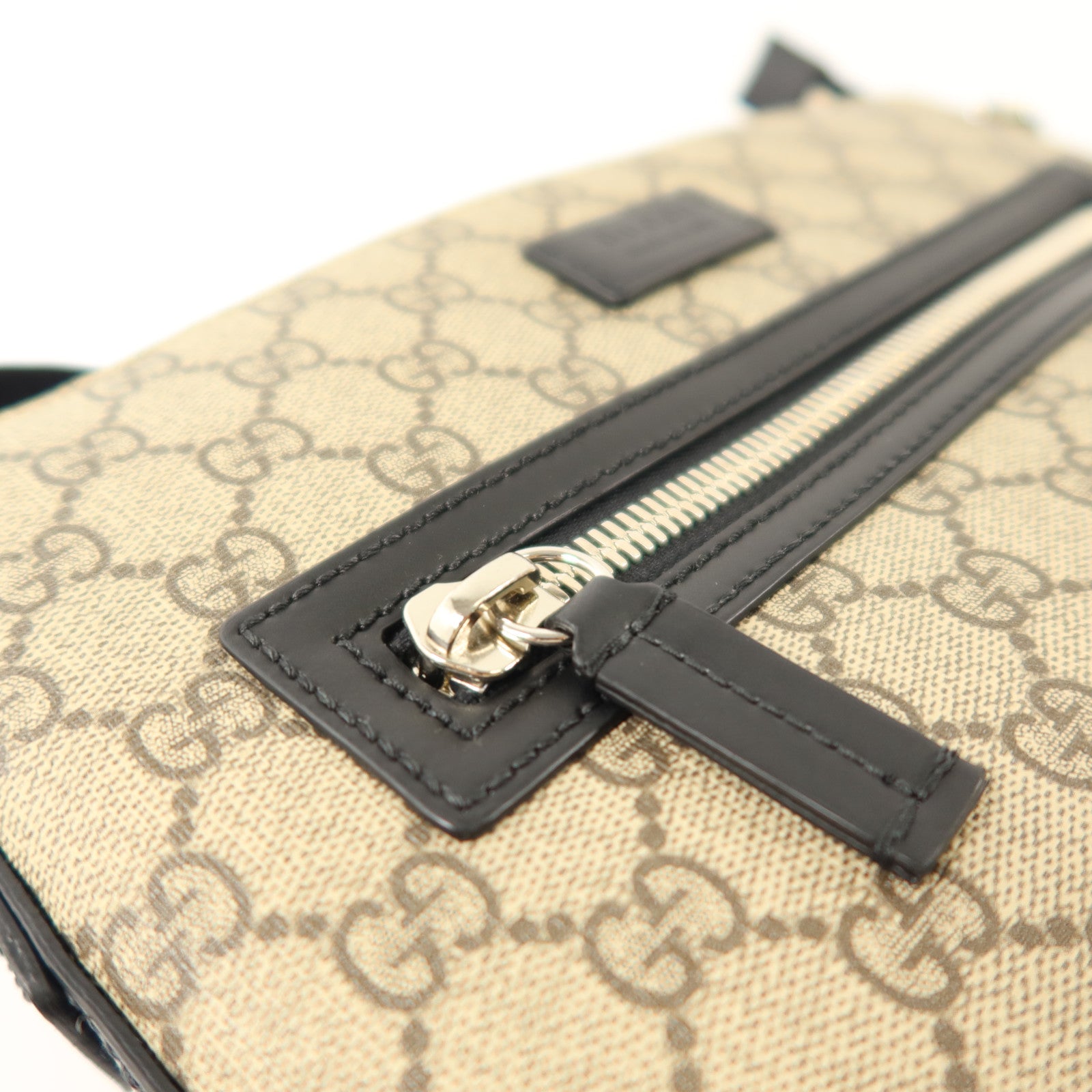 GUCCI 塗層帆布Shoulder Bag銀扣肩背袋